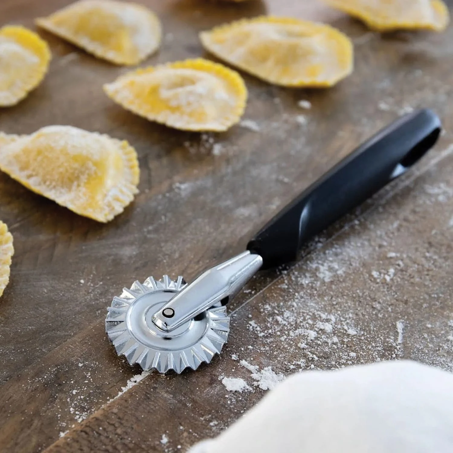 Better Houseware Ravioli and Pastry Wheel - Image 3