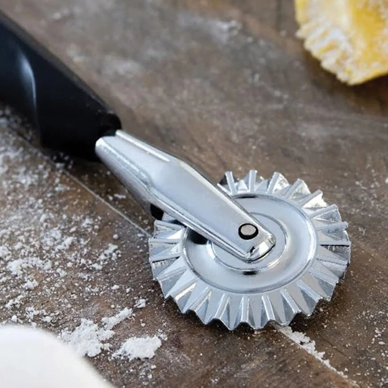 Better Houseware Ravioli and Pastry Wheel - Image 5
