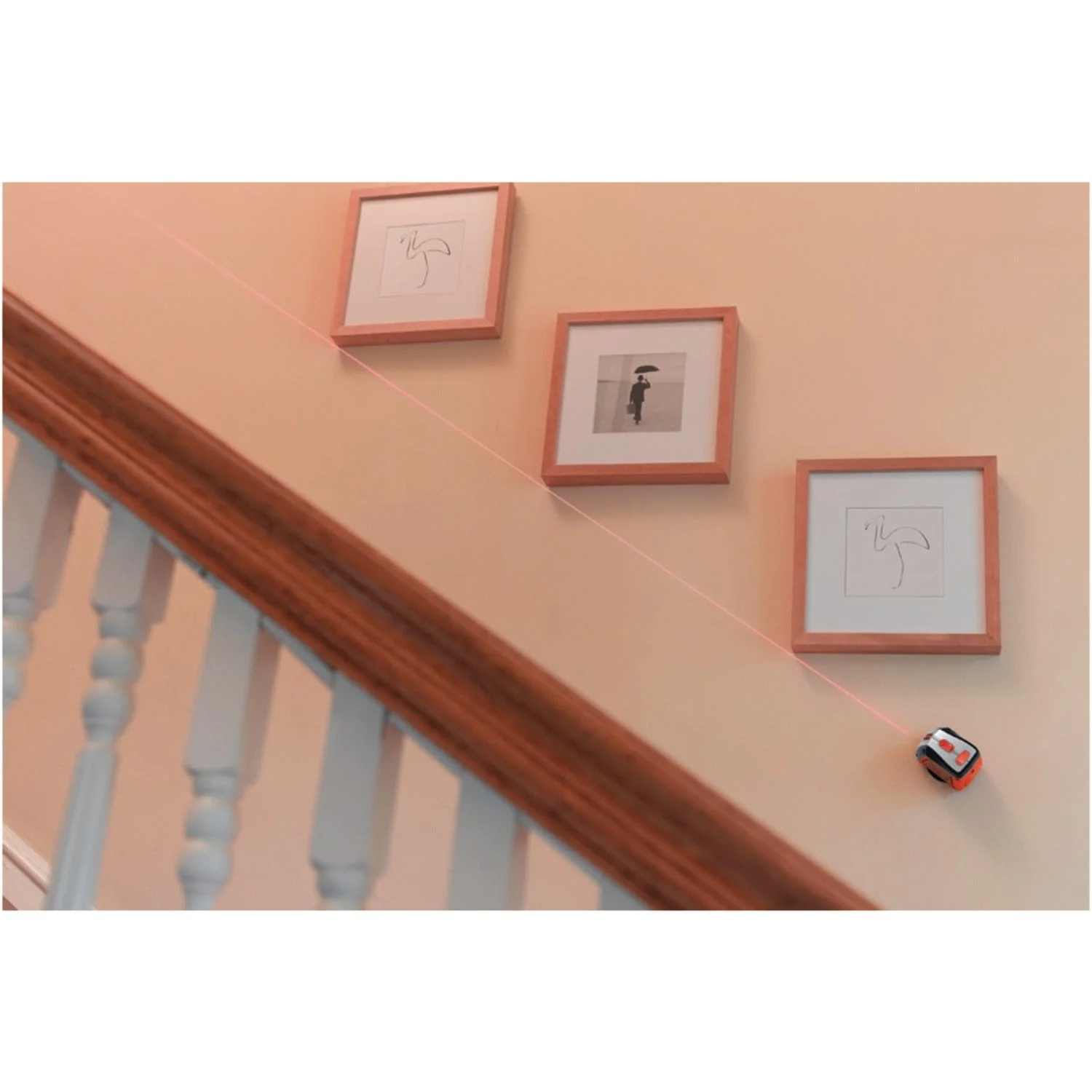 Black+Decker Laser Level with Wall-Mounting Accessories - Image 3