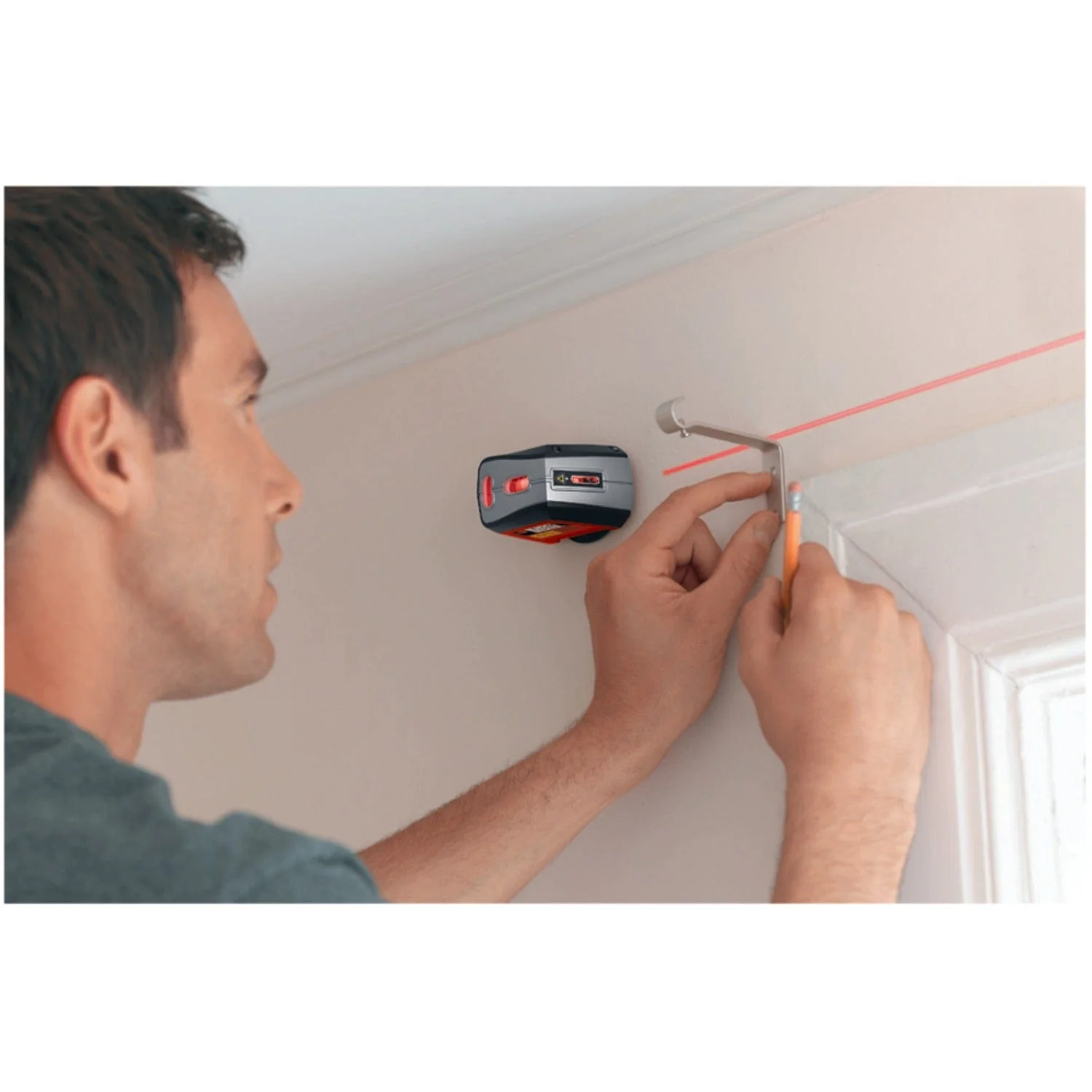 Black+Decker Laser Level with Wall-Mounting Accessories - Image 4