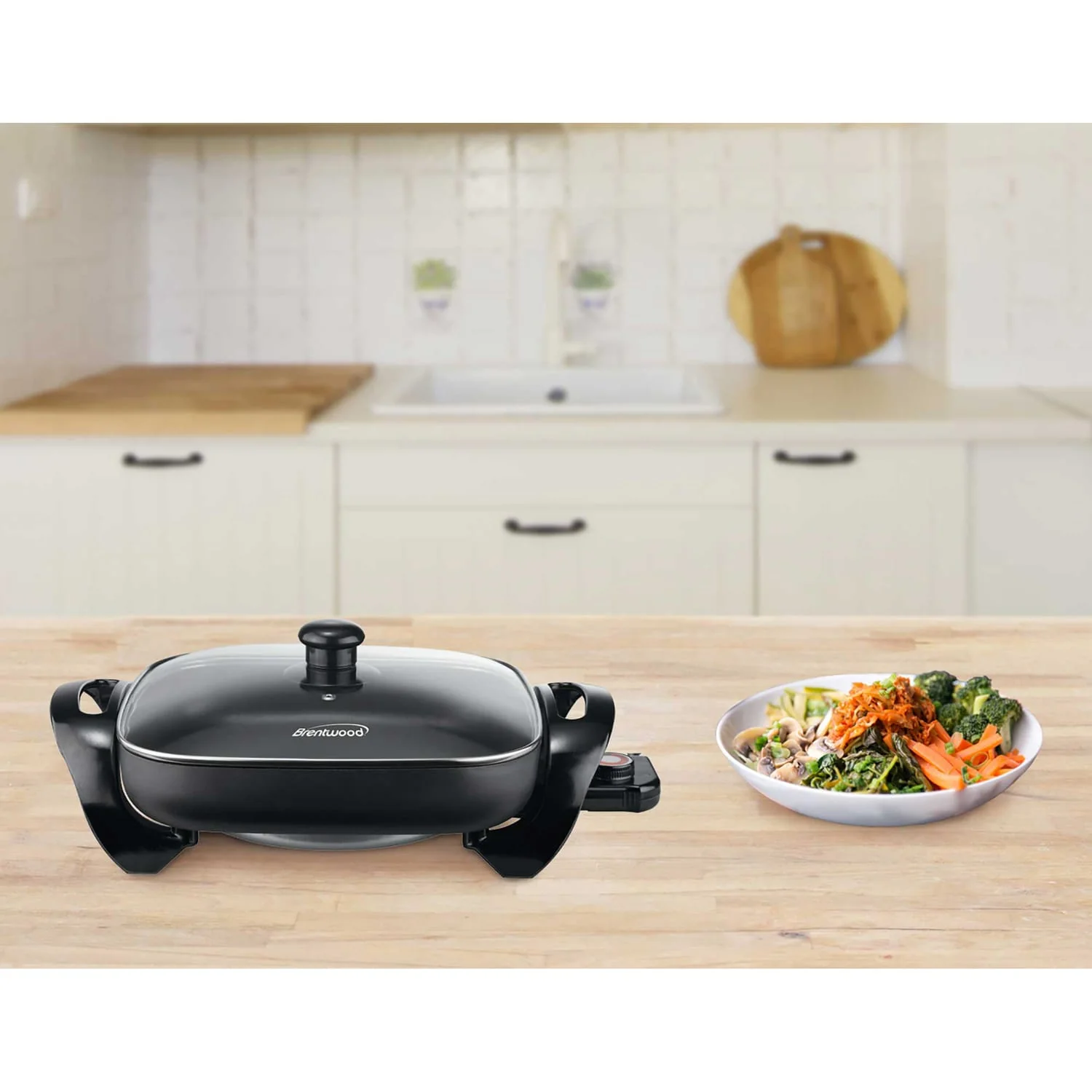 Brentwood 12-In. 1300-Watt Nonstick Electric Skillet with Glass Lid - Image 4