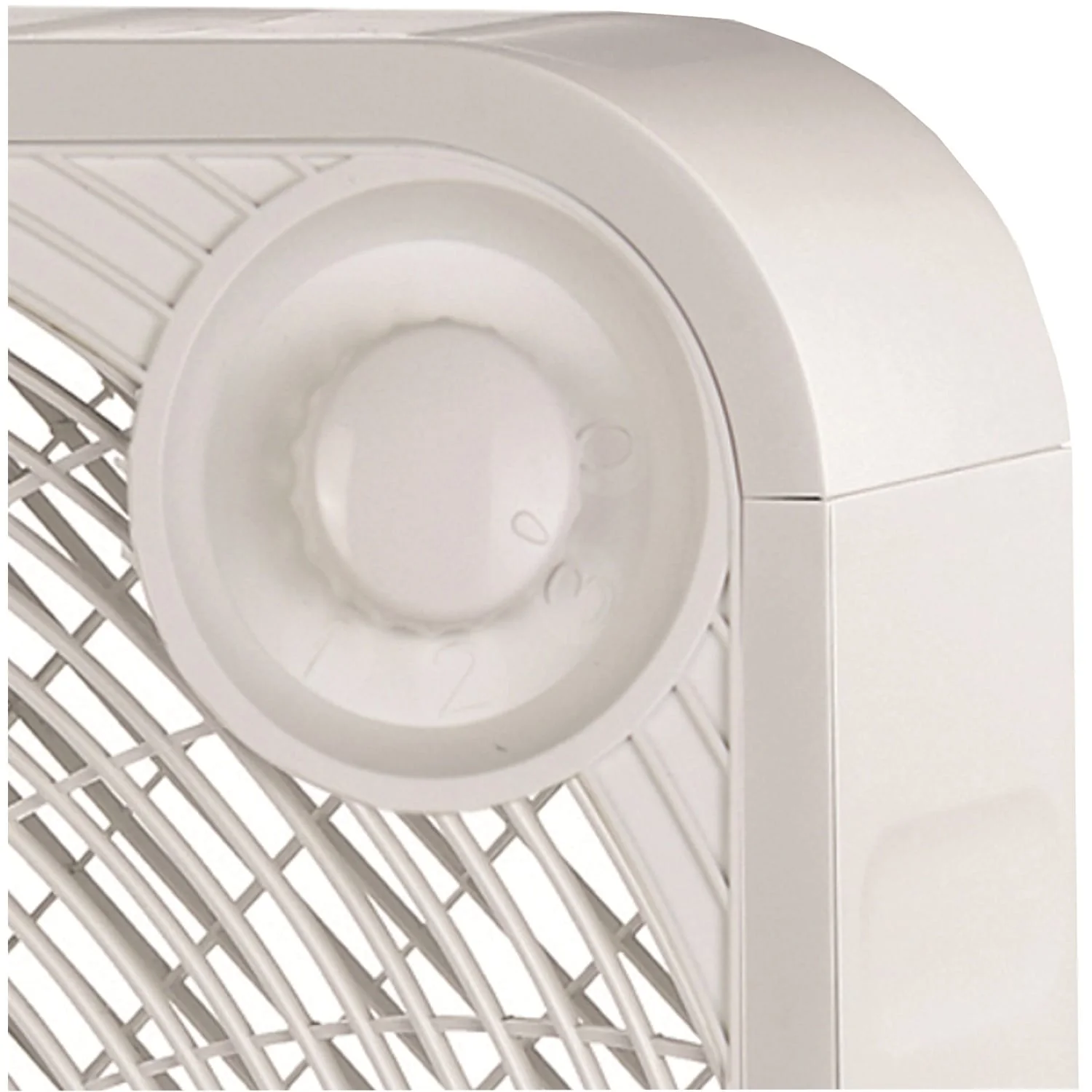 Brentwood 20-In. Portable Box Fan with 3 Speeds, 2294 CFM, 5 Blades, 60 Watts, Slim Design, 72-In. Cord - Image 2