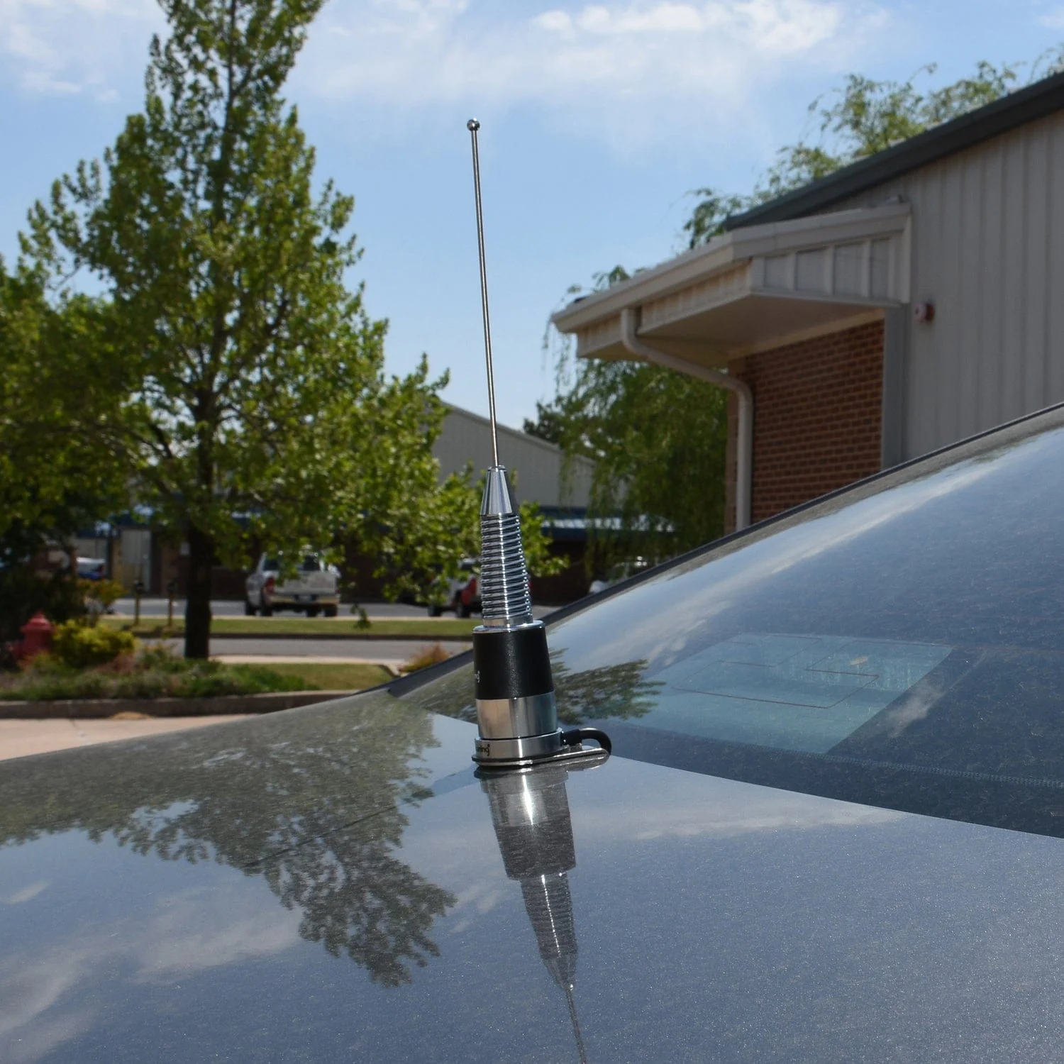 Browning 200-Watt 450 MHz to 470 MHz 3-dBd-Gain UHF Antenna with Spring and NMO Mounting, BR-176-S - Image 2