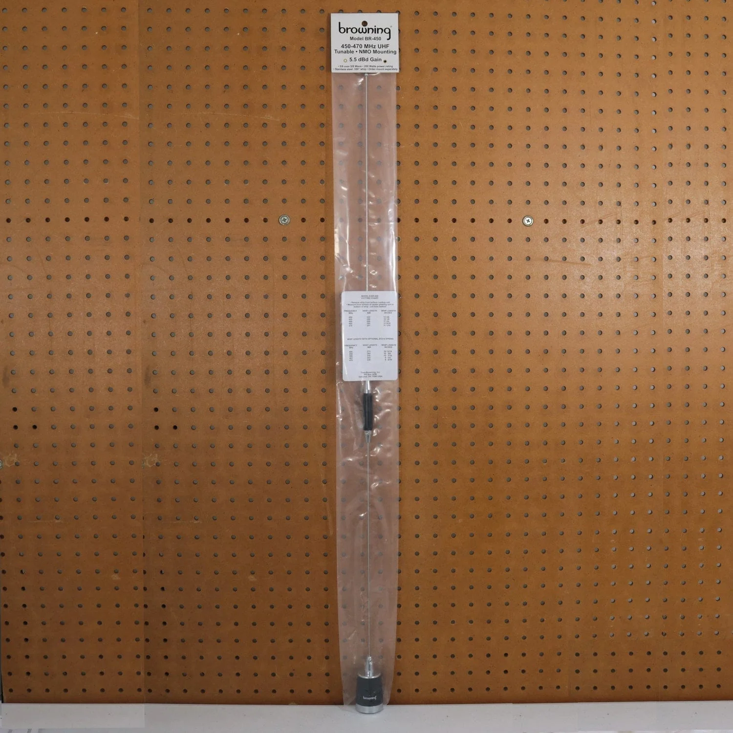 Browning 200-Watt 450 MHz to 470 MHz 5.5-dBd-Gain UHF Antenna with NMO Mounting, BR-450 - Image 3