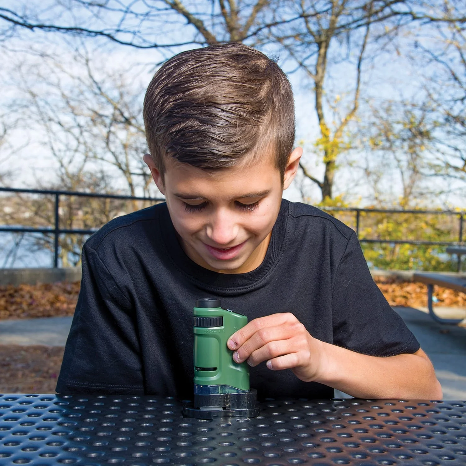 Carson MicroBrite 20x–40x Zoom Pocket Microscope with Built-in LED - Image 5