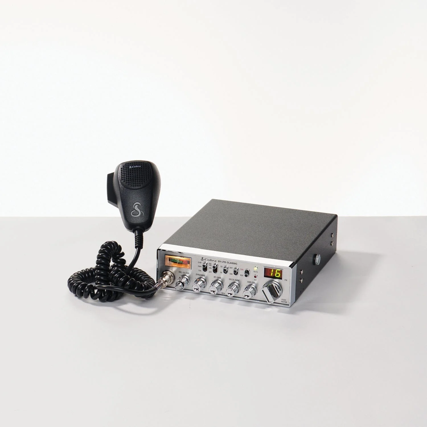 Cobra 40-Channel AM/FM CB Radio with Microphone, 29 LTD Classic, Black - Image 4