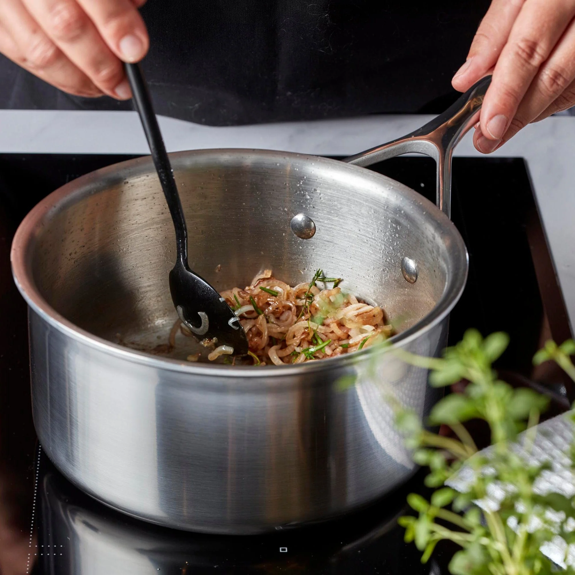 Demeyere Essential 5-ply 1.5-qt Stainless Steel Saucepan with Lid - Image 4
