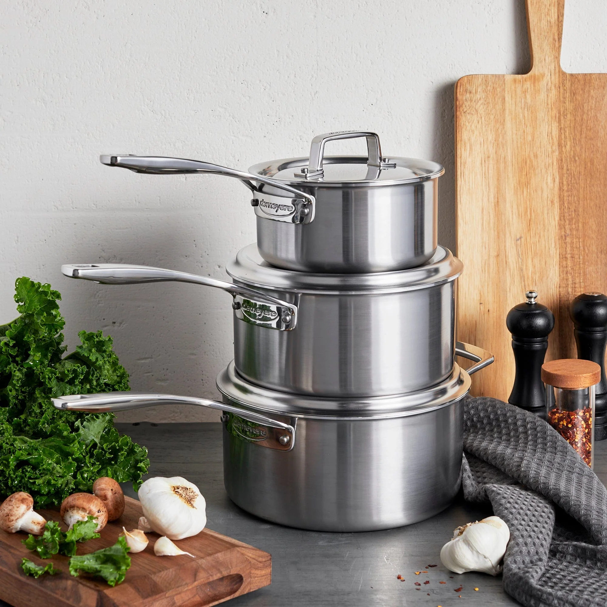 Demeyere Essential 5-ply 1.5-qt Stainless Steel Saucepan with Lid - Image 6