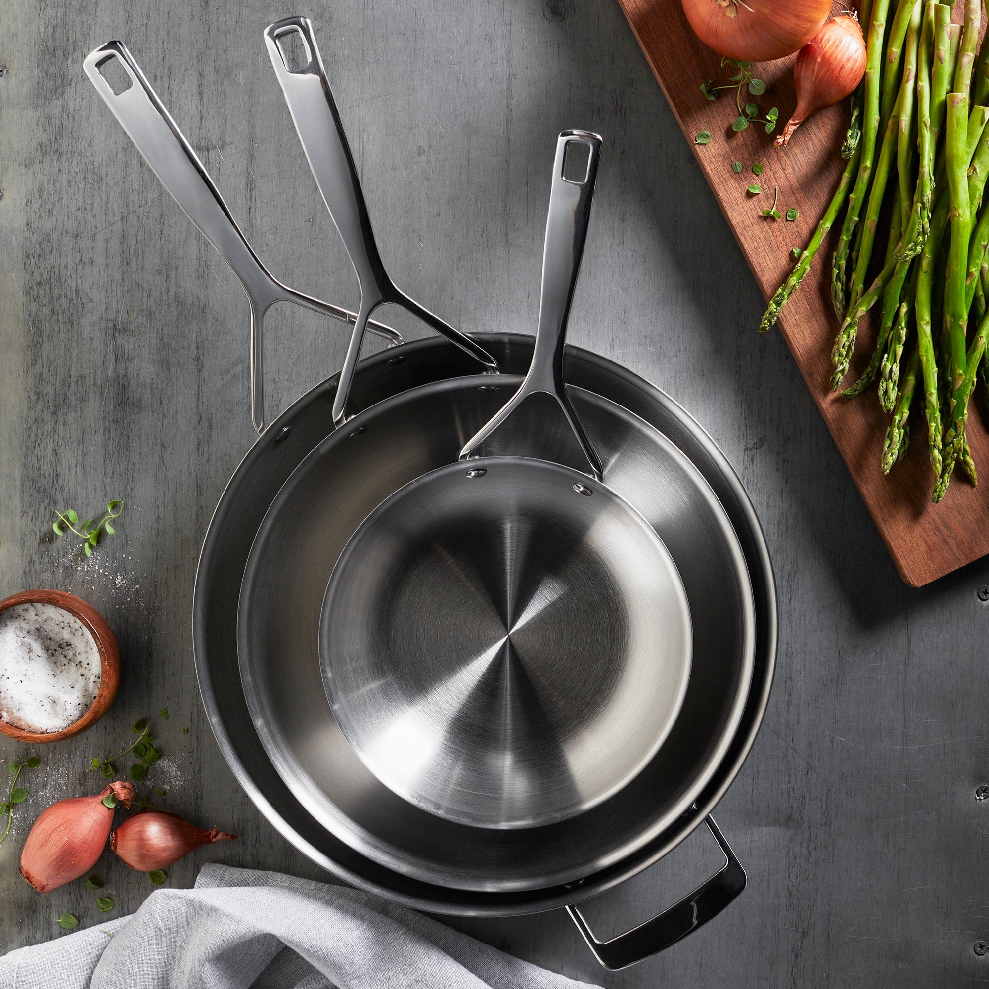 Demeyere Essential 5-ply 11-inch Stainless Steel Fry Pan - Image 7