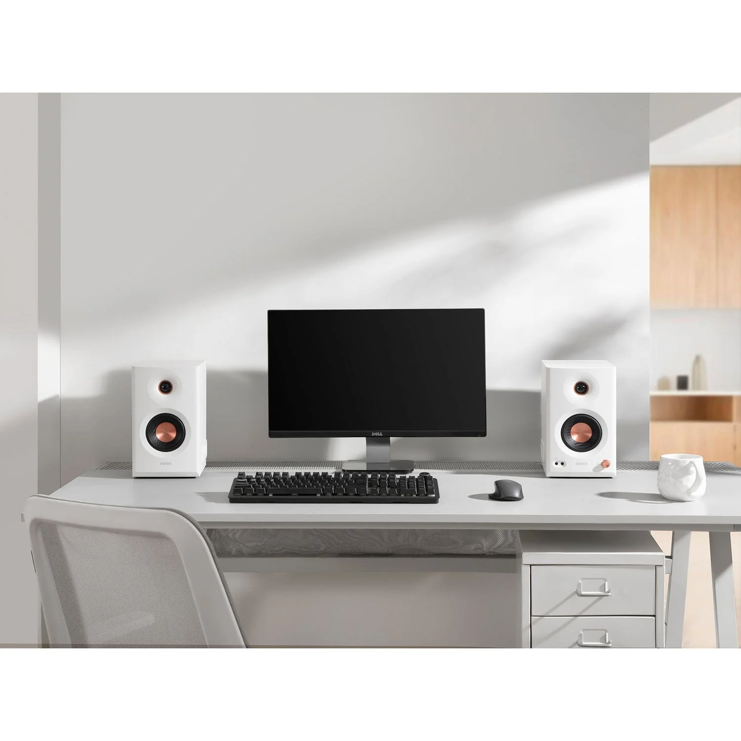 Edifier 110-Watt-RMS Bluetooth MR5 Powered 2.0 Studio Monitor Speaker Set with 5-In. Woofers, Hi-Res Audio/Hi-Res Audio Wireless, Pair, White - Image 4