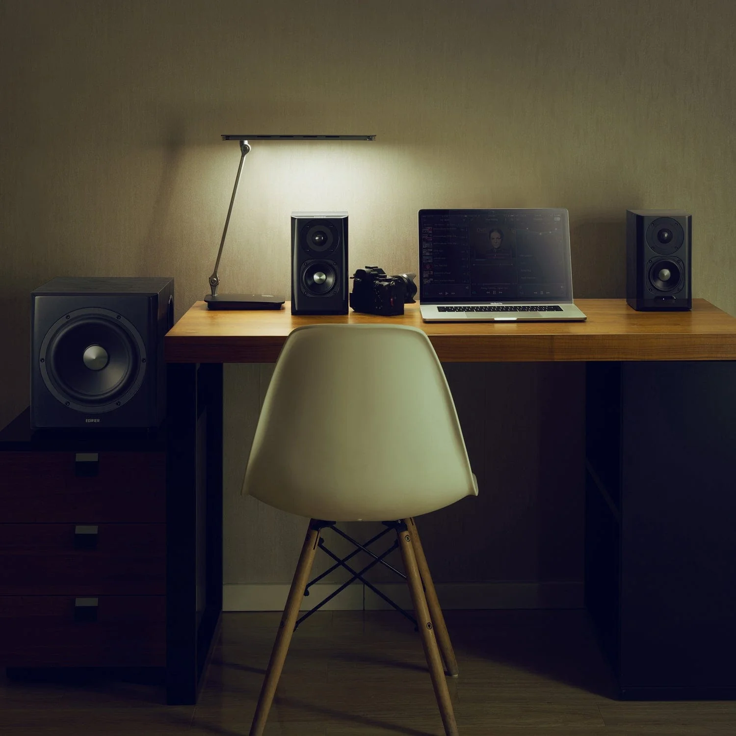 Edifier 150-Watt Continuous-Power Amplified Bluetooth 2.1 Bookshelf Speakers with Subwoofer and Remote, S351DB - Image 4