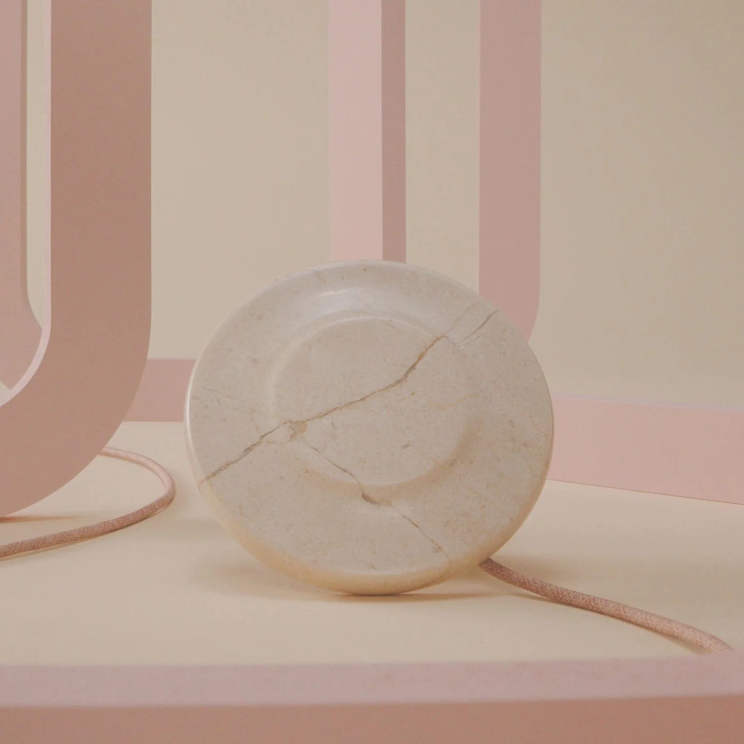 Einova Classic Stone Marble Wireless Charger, Cream Marble - Image 2