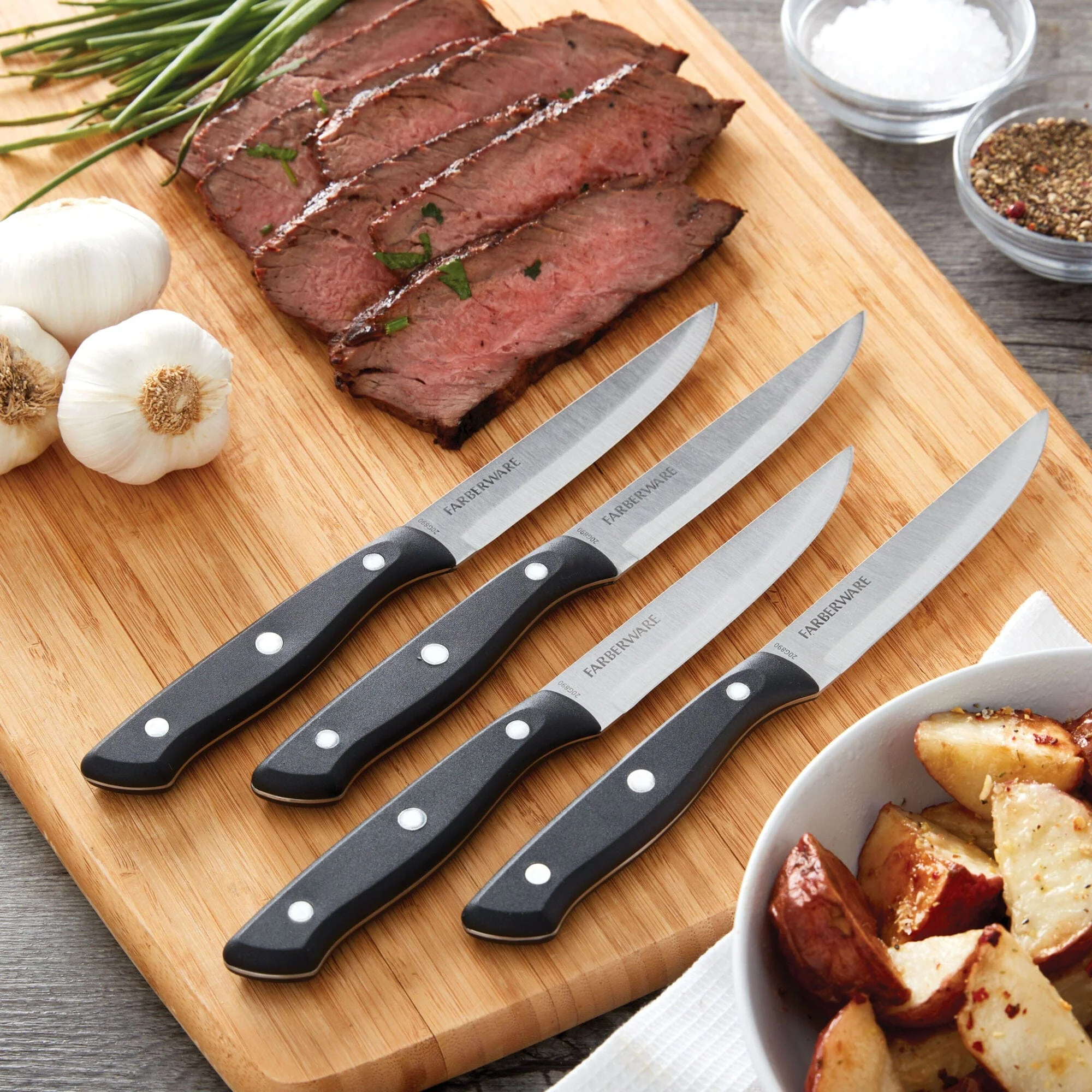 Farberware Triple-Riveted 4-Piece Steak Knife Set, High-Carbon Stainless Steel, Razor-Sharp Knives, Kitchen Knives, Set of 4, Black - Image 3