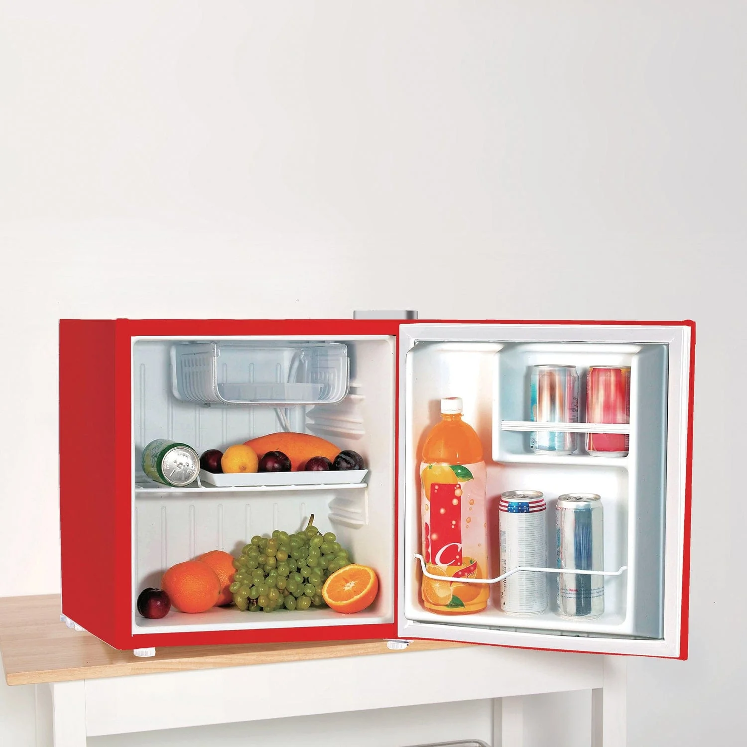 Frigidaire 1.6-Cu.-Ft. 50-Watt Compact Refrigerator, Red - Image 5