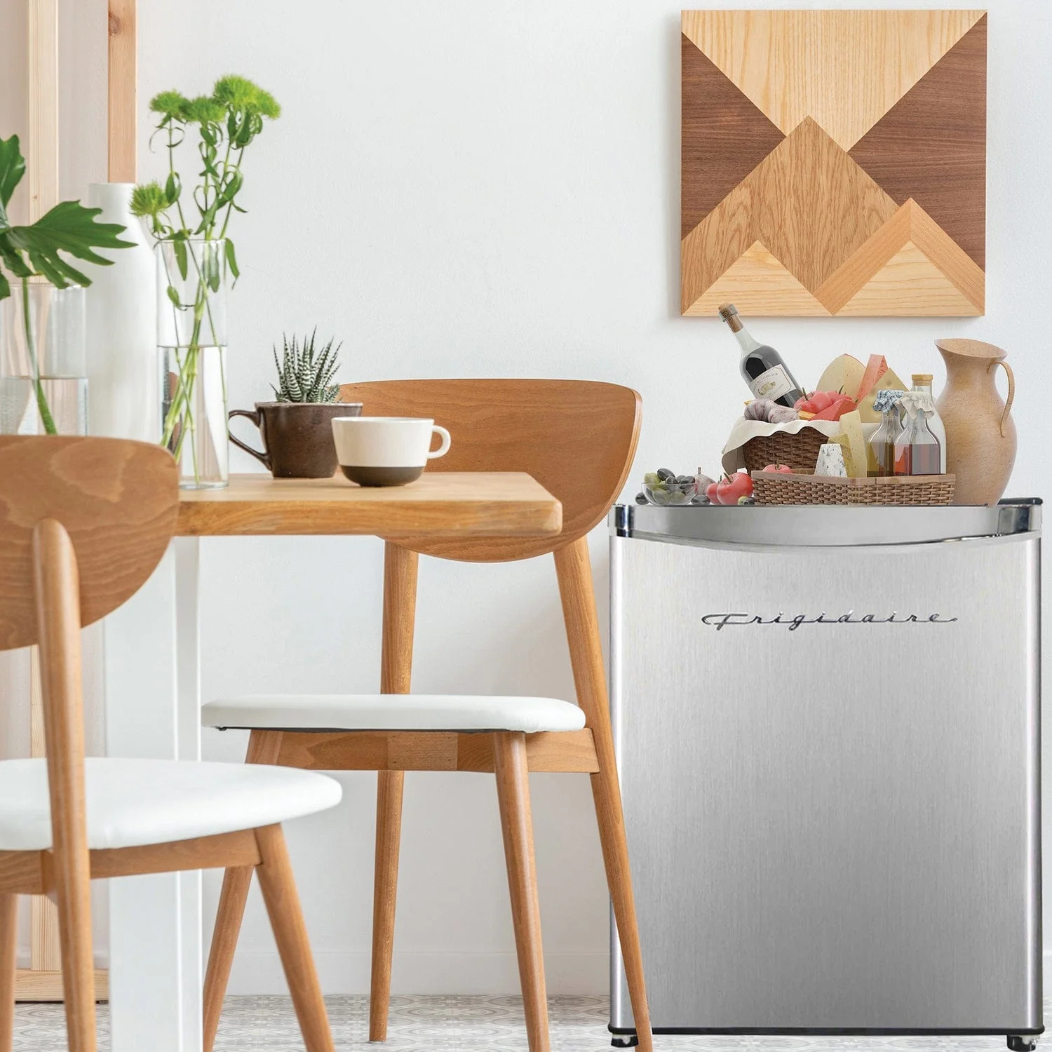 Frigidaire 1.6-Cu.-Ft. 50-Watt Platunum Stainless Steel Mini Fridge - Image 4