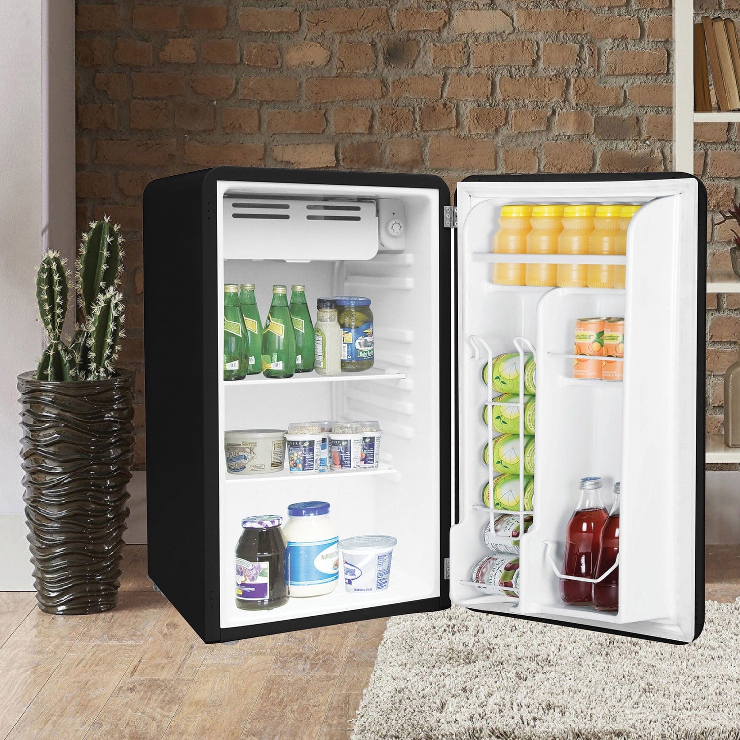 Frigidaire 3.2-Cu.-Ft. 60-Watt Retro Compact Refrigerator, Black - Image 4