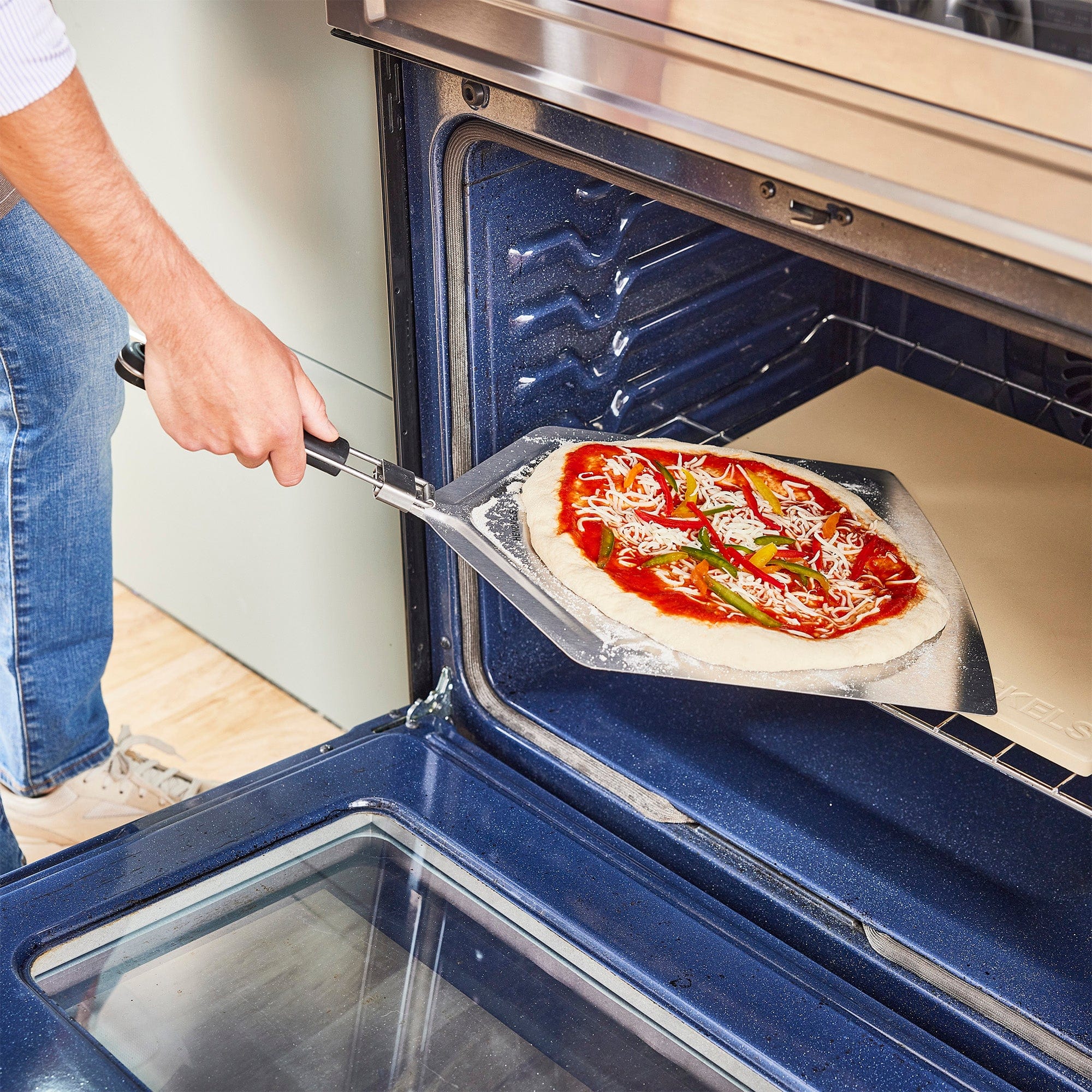 Henckels BBQ Stainless steel Pizza Peel - Image 4