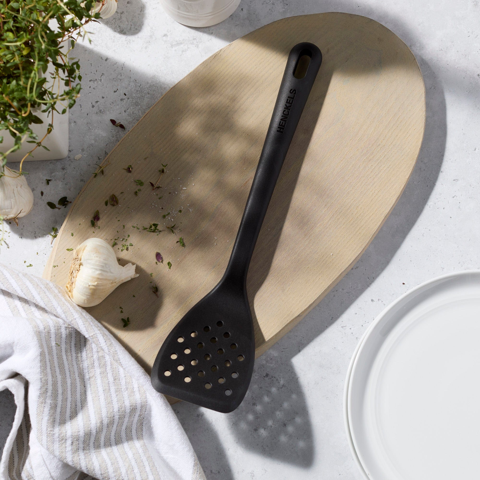 Henckels Silicone Onyx Fry Pan Turner, BPA-Free Cooking Utensil - Image 2