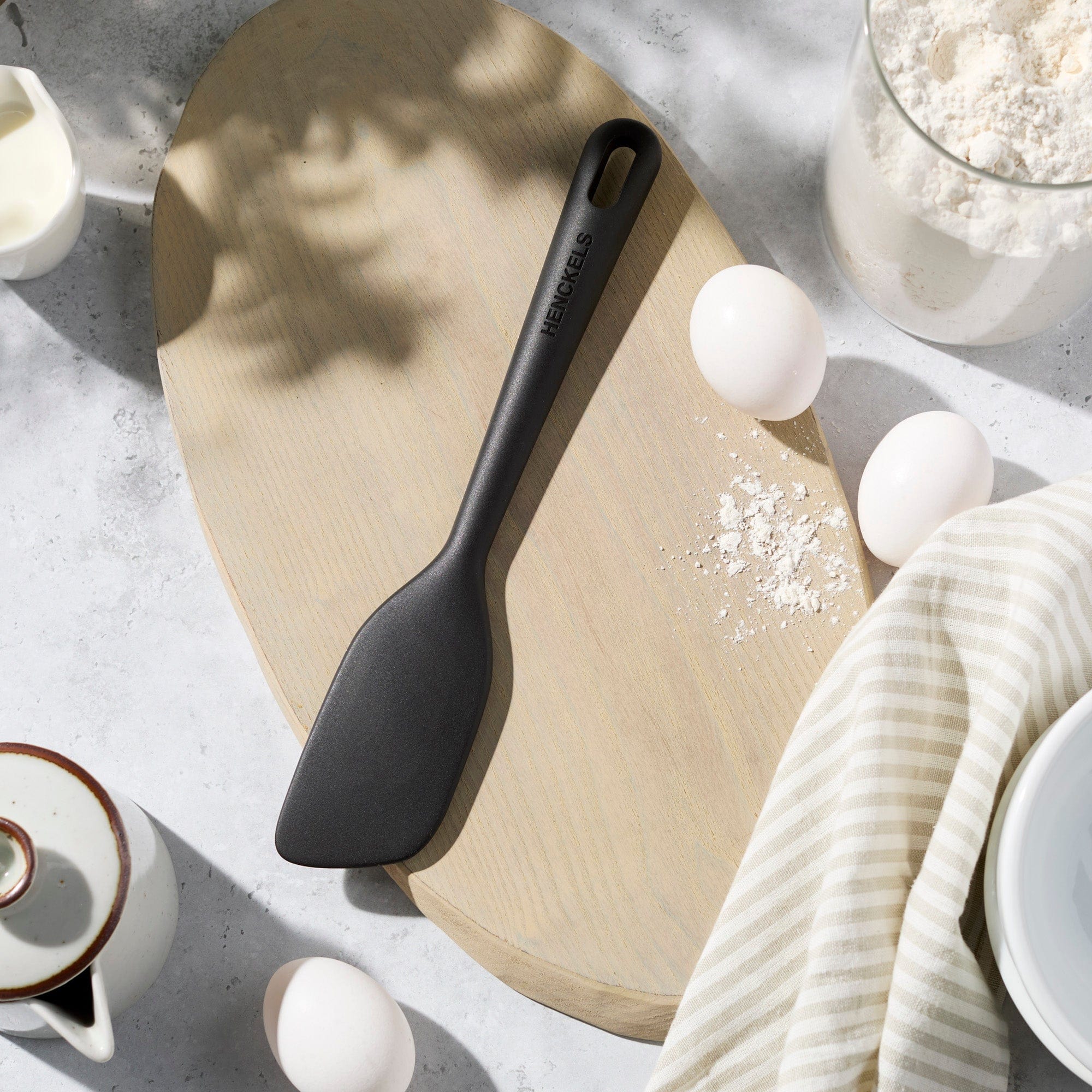Henckels Silicone Onyx Large Spatula, BPA-Free Cooking Utensil - Image 2