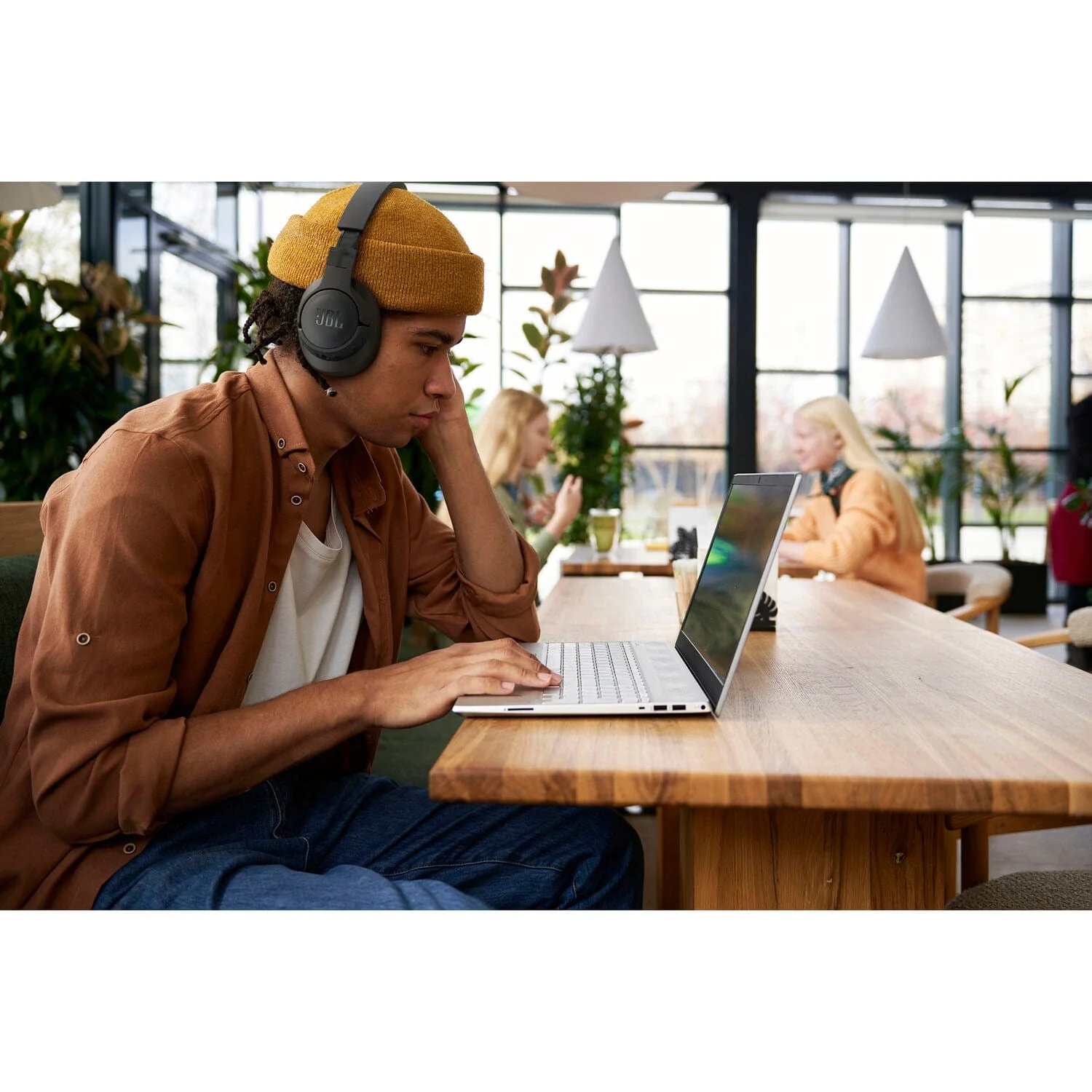 JBL Tune 770NC Bluetooth Noise-Cancelling Over-Ear Wireless Headphones, Black - Certified Refurbished - Image 9