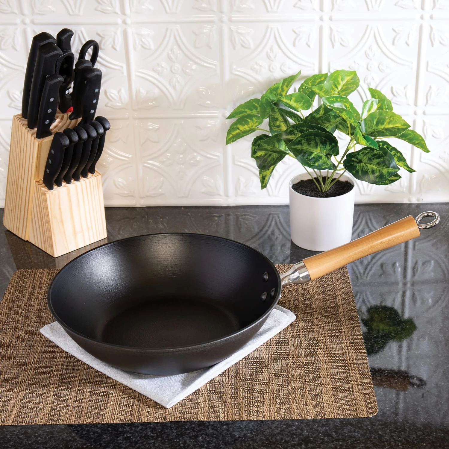 Joyce Chen 11.5-In. Professional Series Cast Iron Stir Fry Pan with Maple Handle - Image 4