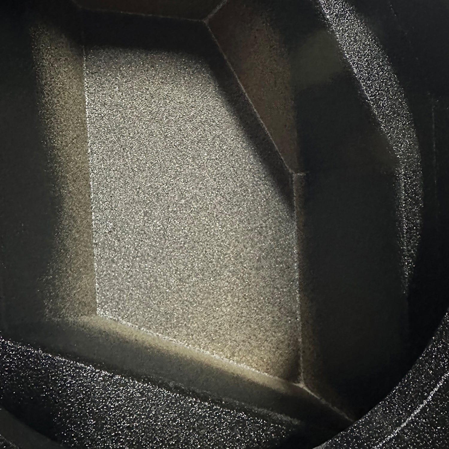 King Boxes AK-DG2-12 12-In. Double-Speaker Black Sprayed Enclosure for Dodge Ram 1500 Quad Cab 2002 through 2018 - Image 5