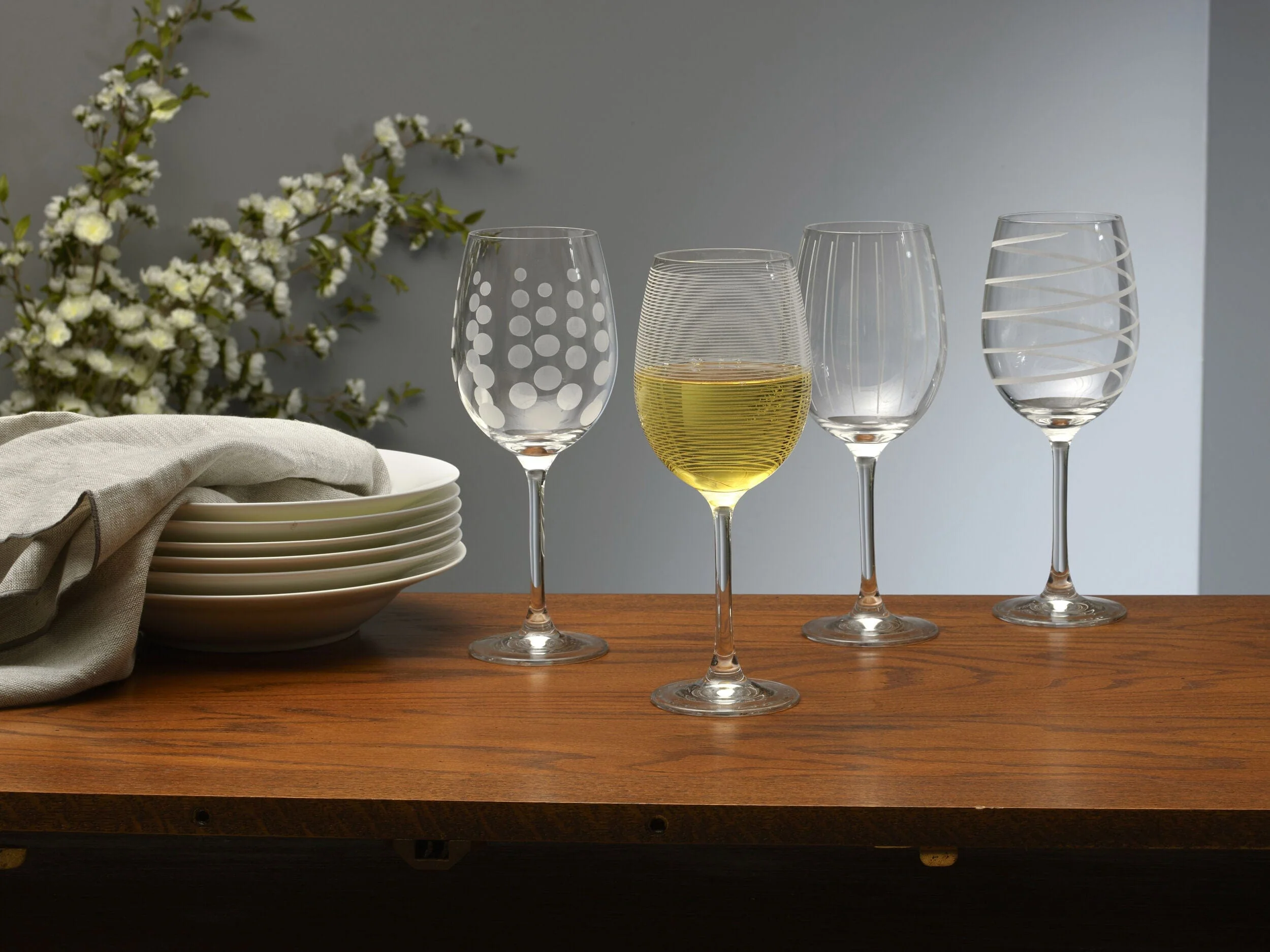 Mikasa Cheers White Wine Glasses, Set of 4, 16-ounce Wine Glasses - Image 2