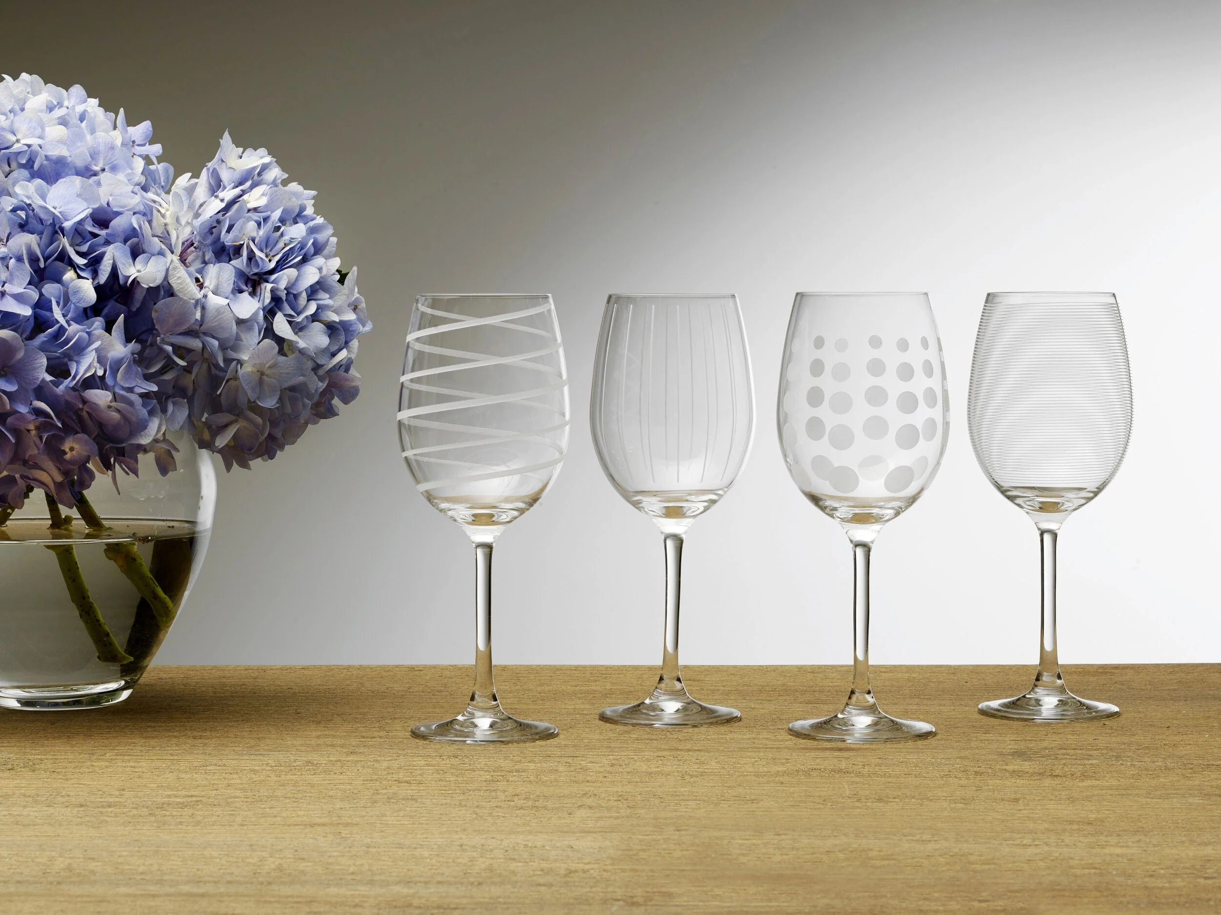 Mikasa Cheers White Wine Glasses, Set of 4, 16-ounce Wine Glasses - Image 3