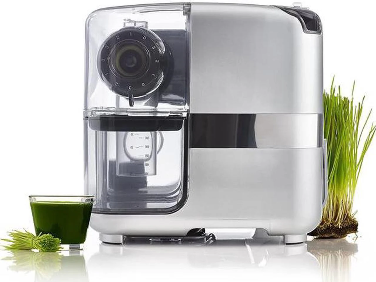 Omega Cube Slow Masticating Compact Design 200W Juicer Nutrition Center - Certified Refurbished - Image 5