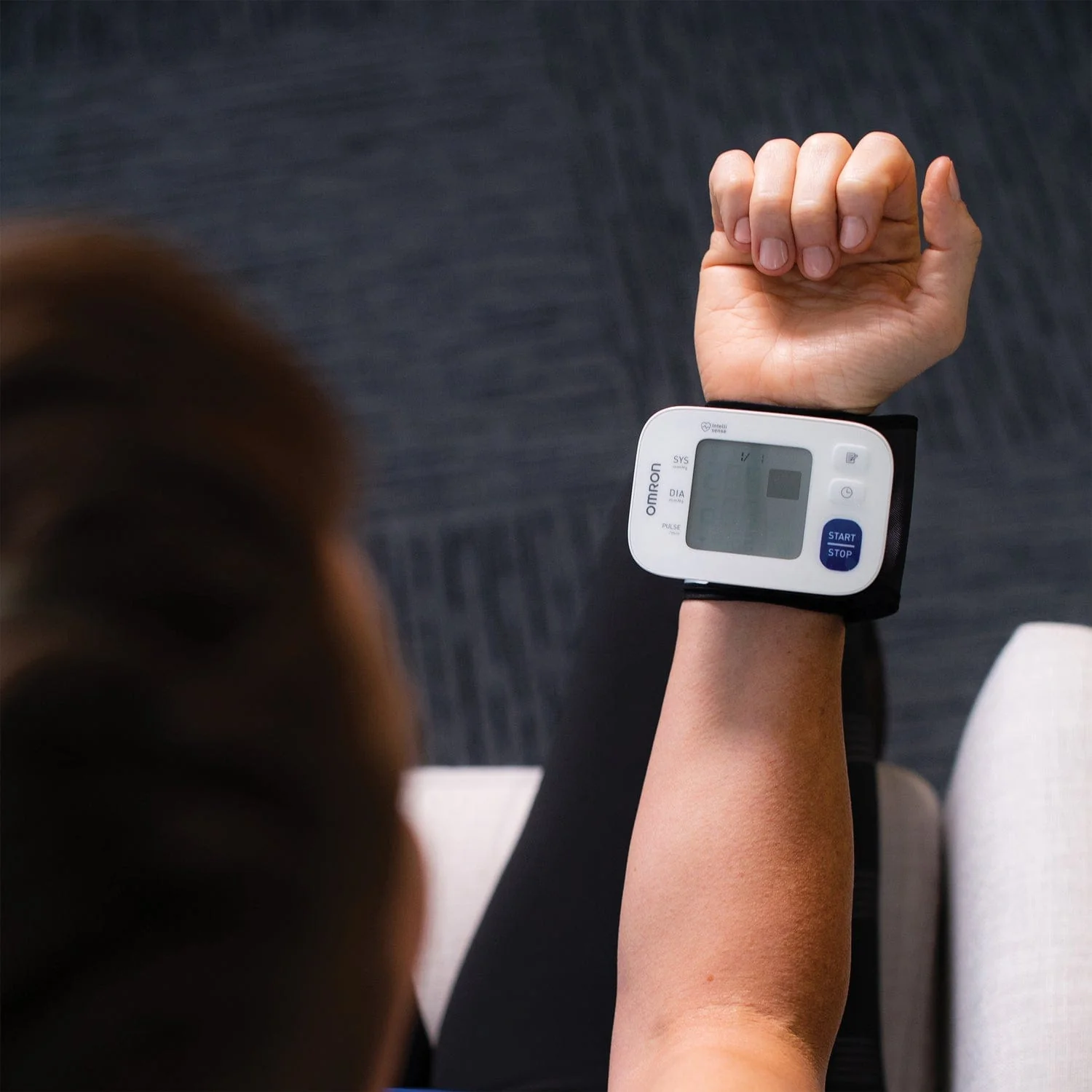 Omron 3 Series Wrist Blood Pressure Monitor - Image 3