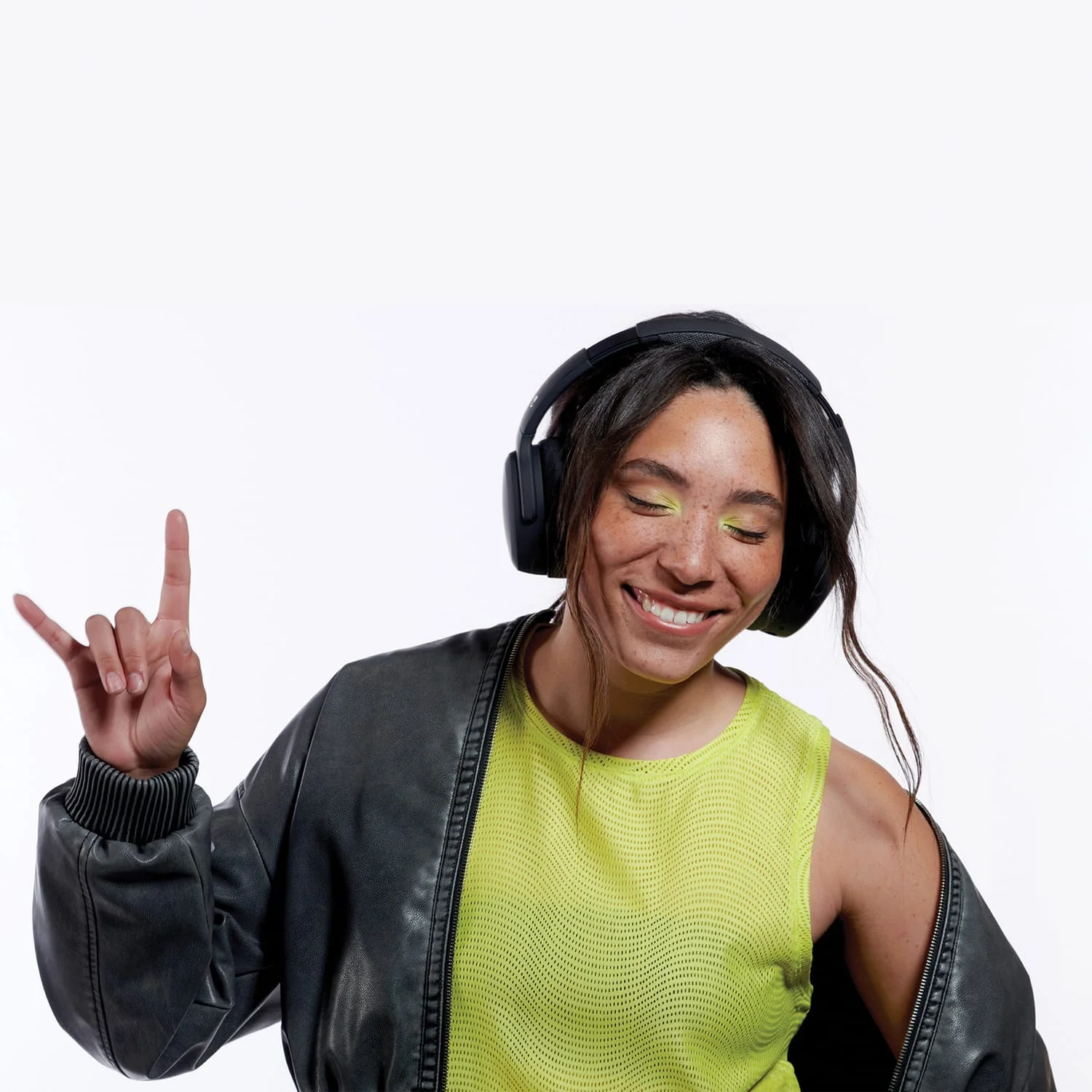 Skullcandy Crusher ANC 2 Sensory Bass Bluetooth Folding Over-Ear Headphones with Mics and 3.5-mm Aux Input, Clear Voice, up to 60 Hours Play Time - Image 3