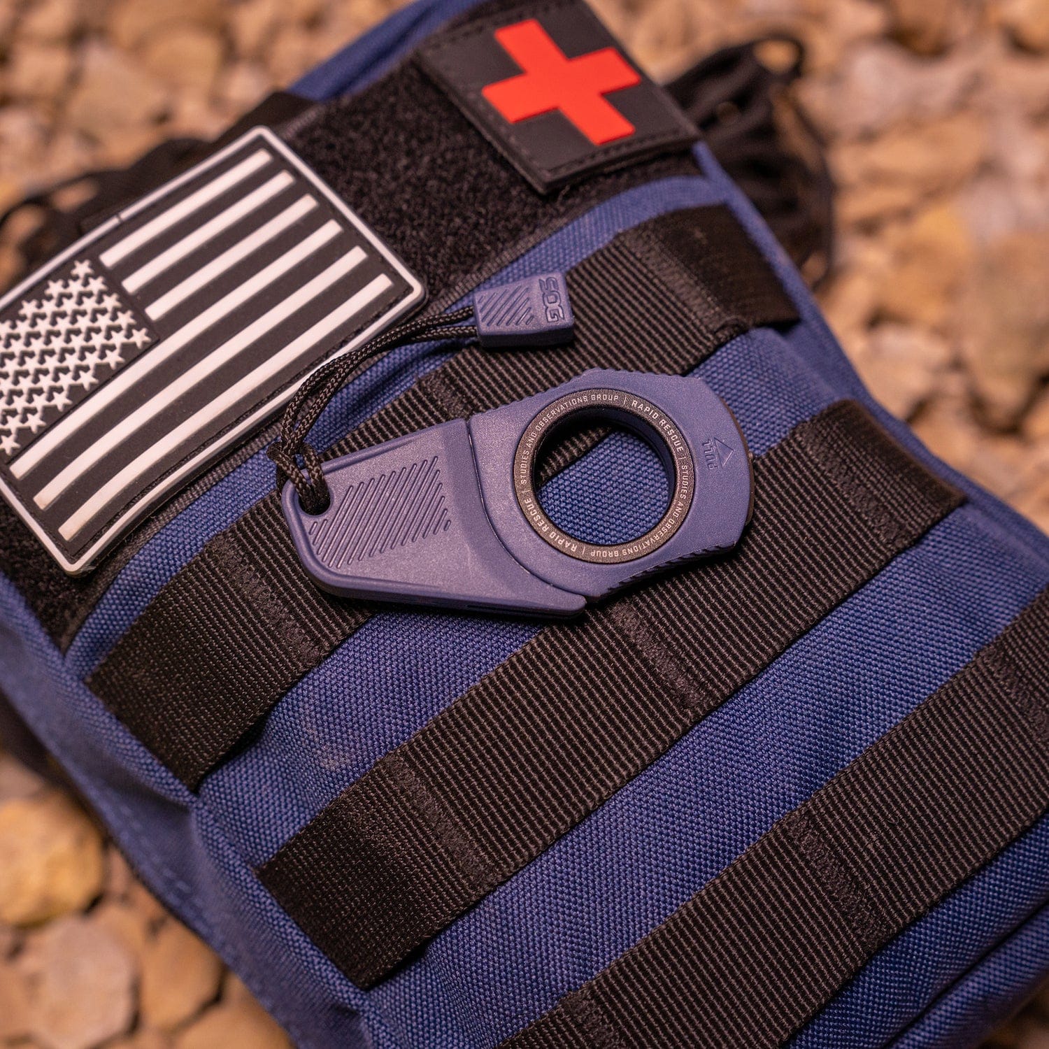 SOG Rapid Rescue Pocket Seatbelt Cutter and Glass Breaker with Removable Sheath, Midnight Blue - Image 3