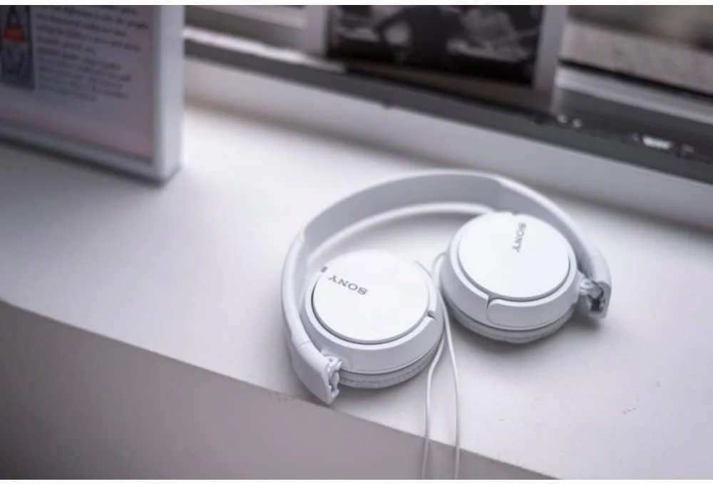 Sony ZX Series Extra Bass Smartphone Headset with Mic, White - Image 6