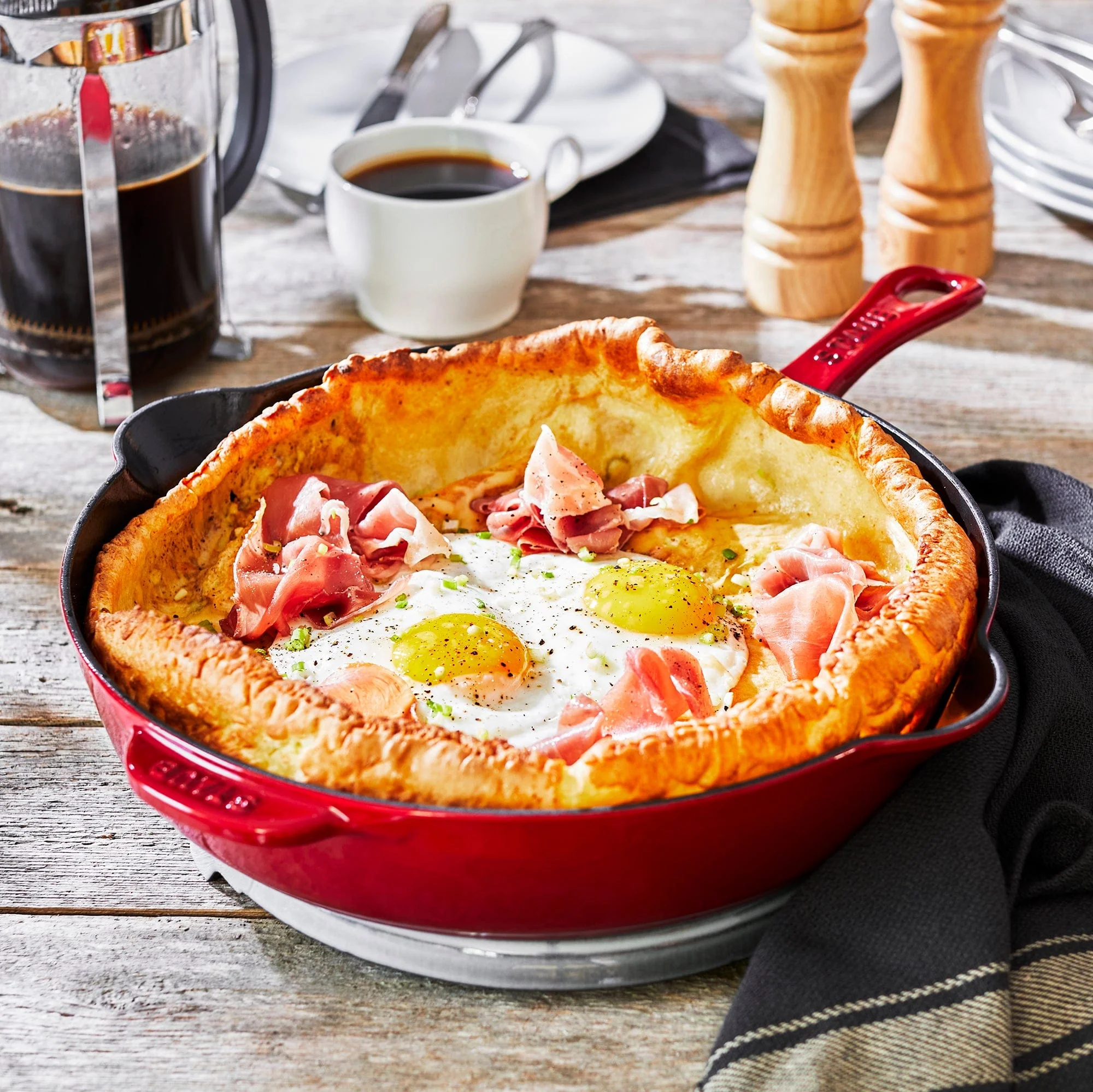 Staub Cast Iron 11-inch Traditional Skillet - Cherry - Image 6