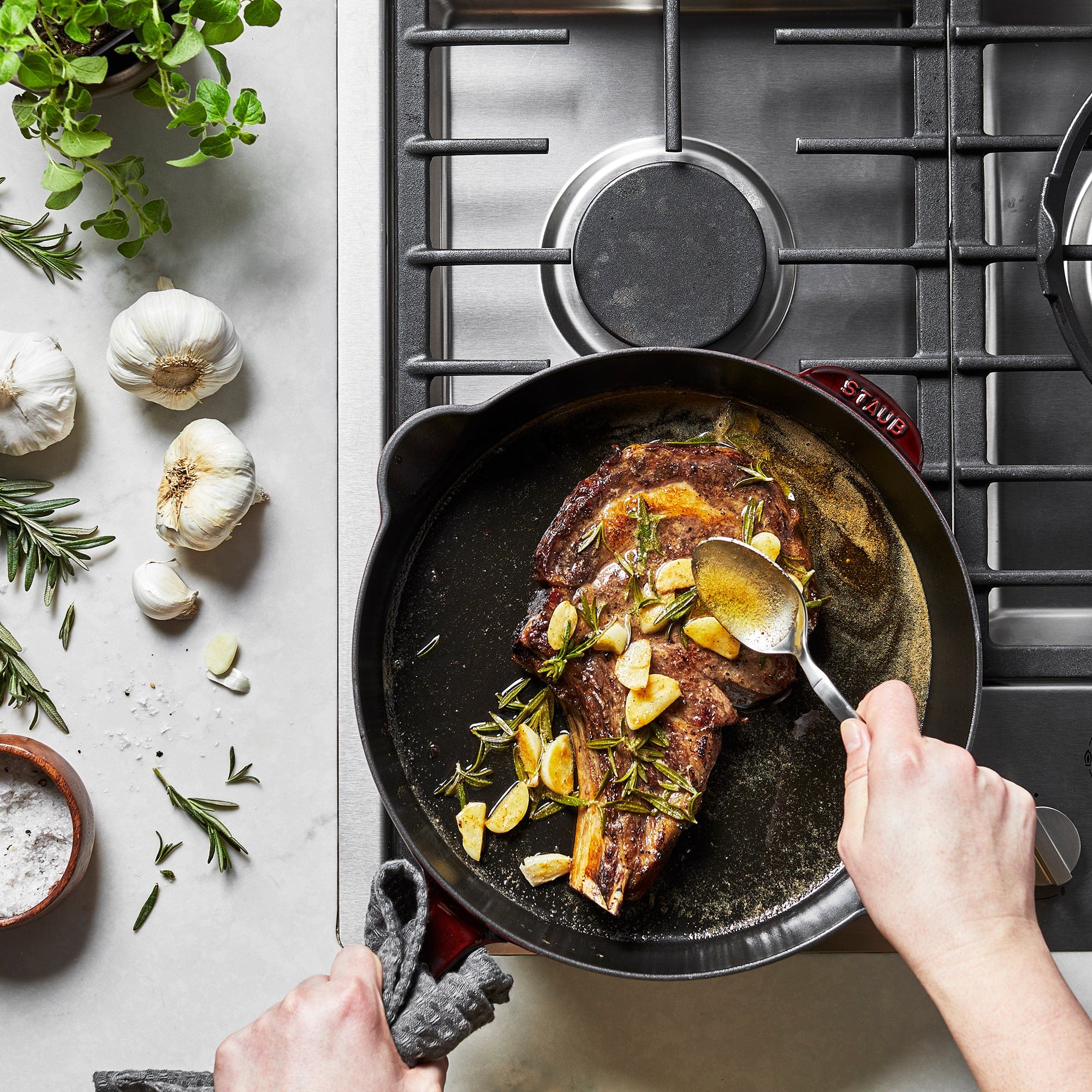 Staub Cast Iron 11-inch Traditional Skillet - Grenadine - Image 6
