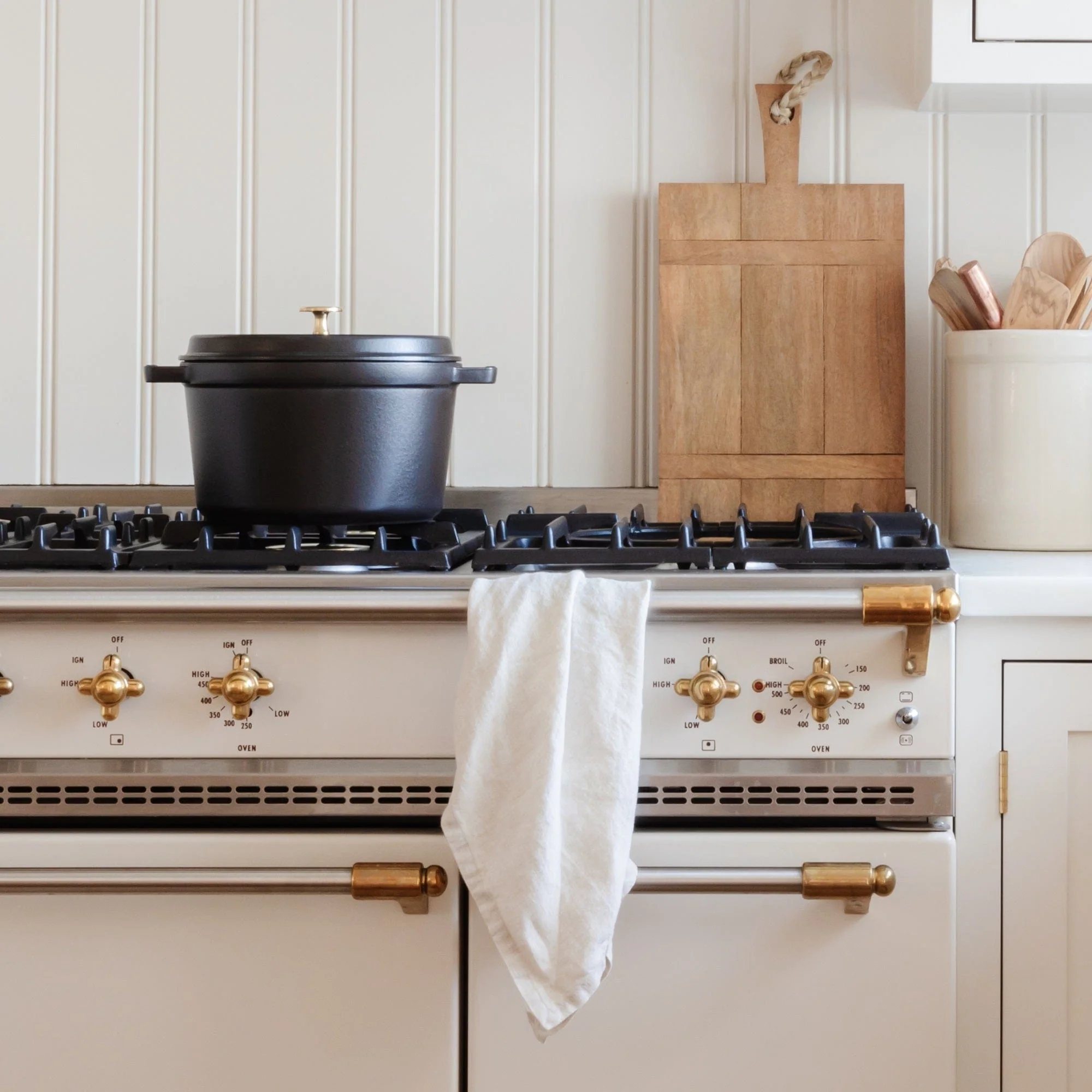 Staub Cast Iron 7-qt Round Cocotte, Dutch Oven - Matte Black - Image 8