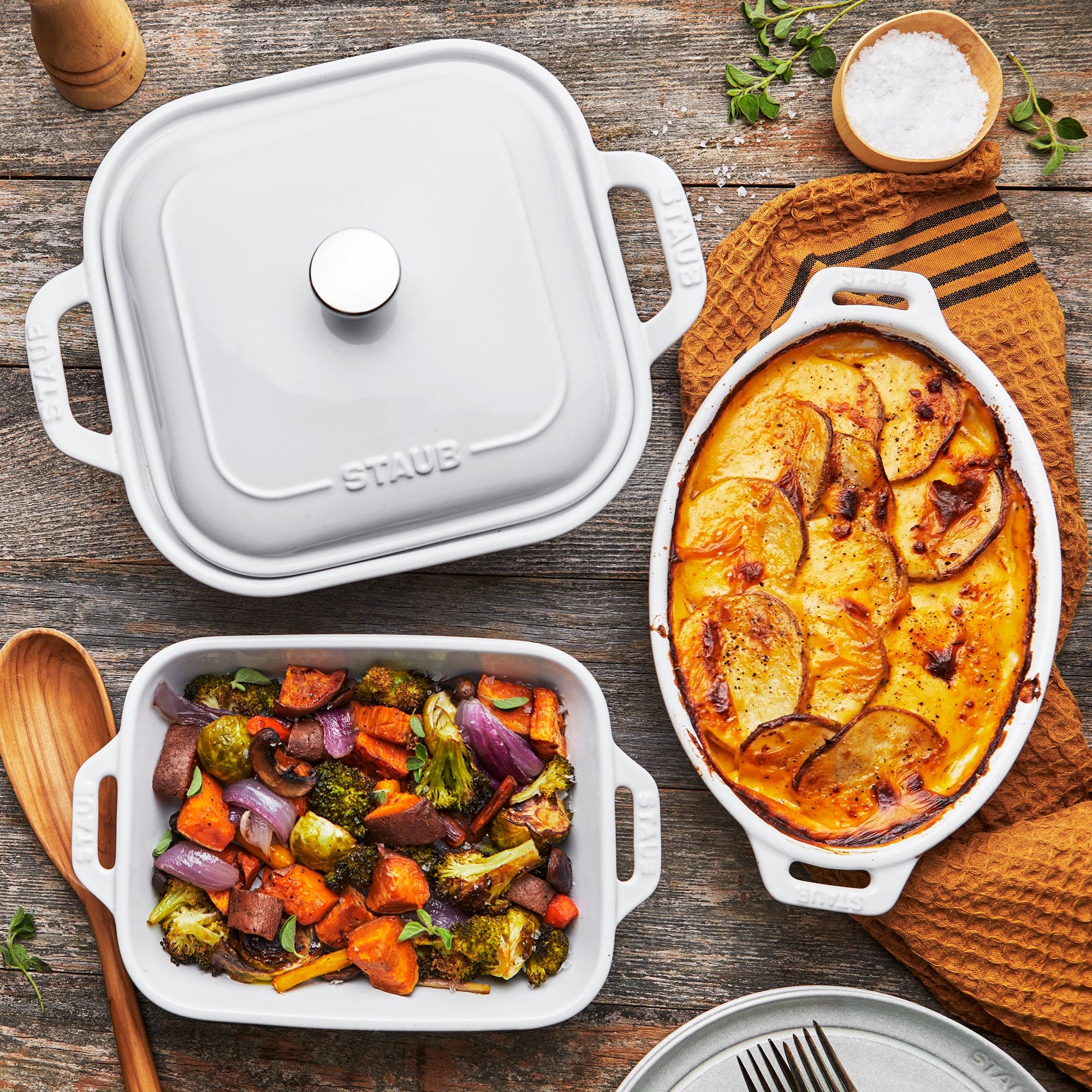 Staub Ceramic 4-pc Baking Pans Set, Casserole Dish with Lid, Brownie Pan, White - Image 2