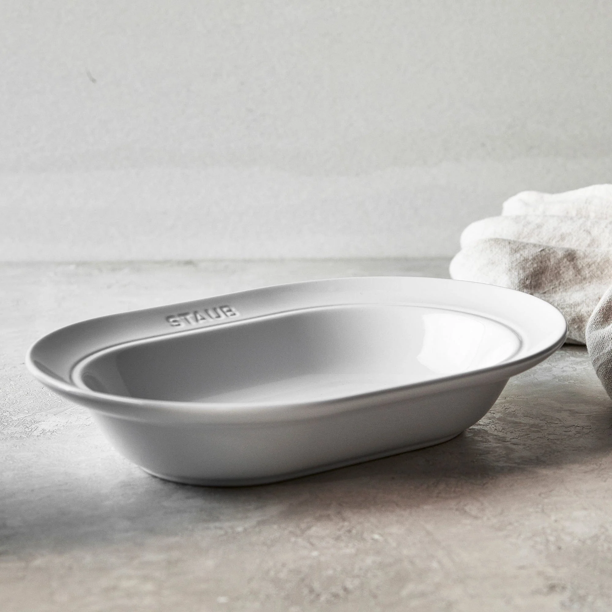 Staub Ceramic Dinnerware 10-inch Oval Serving Dish - White - Image 3