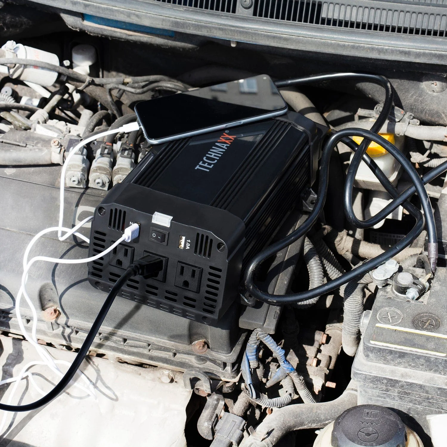 Technaxx 3-AC Outlet and 2-USB Port 1200-Continuous-Watt TE16 Vehicle Power Inverter with Battery Connection Cables, 5044 - Image 4