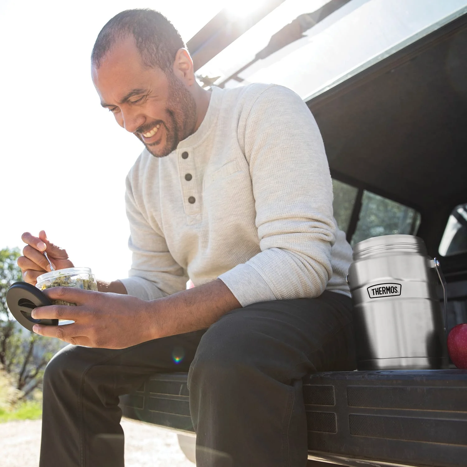 Thermos 47-Oz. Stainless King Big Boss Double-Wall Stainless Steel Food Jar with 2 Inner Containers, Silver - Image 4