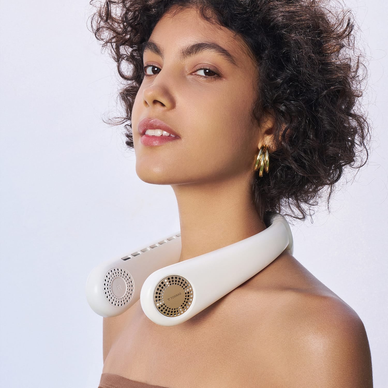 Torras Portable Neck Fan, COOLiFY Air Personal Wearable Neck Air Conditioner, Bladeless, 5000-mAh Rechargeable Battery, Golden White - Image 2