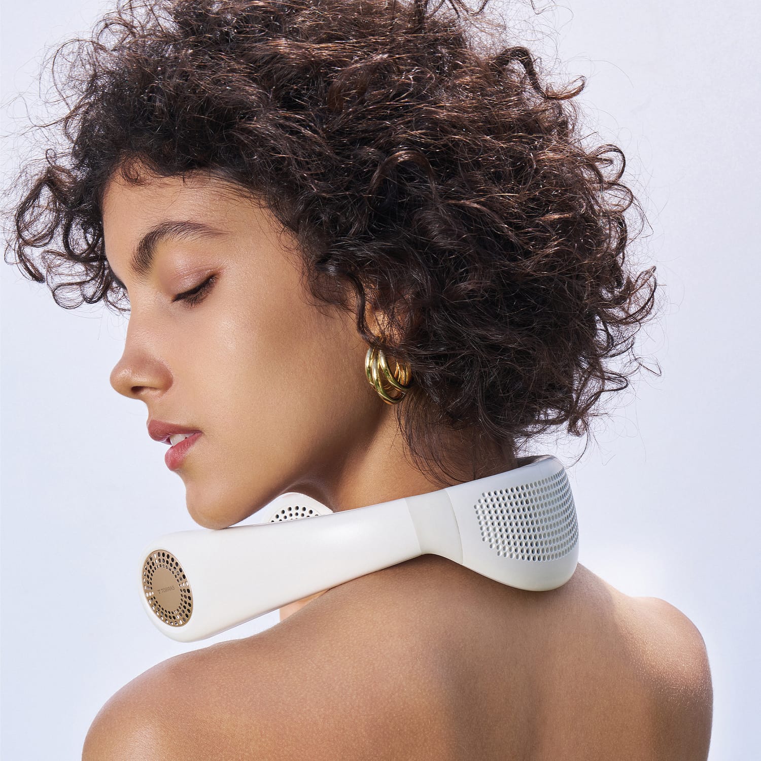 Torras Portable Neck Fan, COOLiFY Air Personal Wearable Neck Air Conditioner, Bladeless, 5000-mAh Rechargeable Battery, Golden White - Image 3
