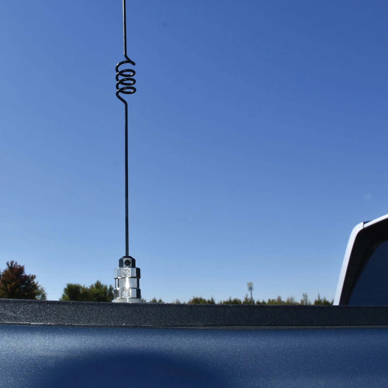 Tram 1184 17.5-In. Thread-Mount Pretuned Amateur Dual-Band VHF and UHF Antenna - Image 5