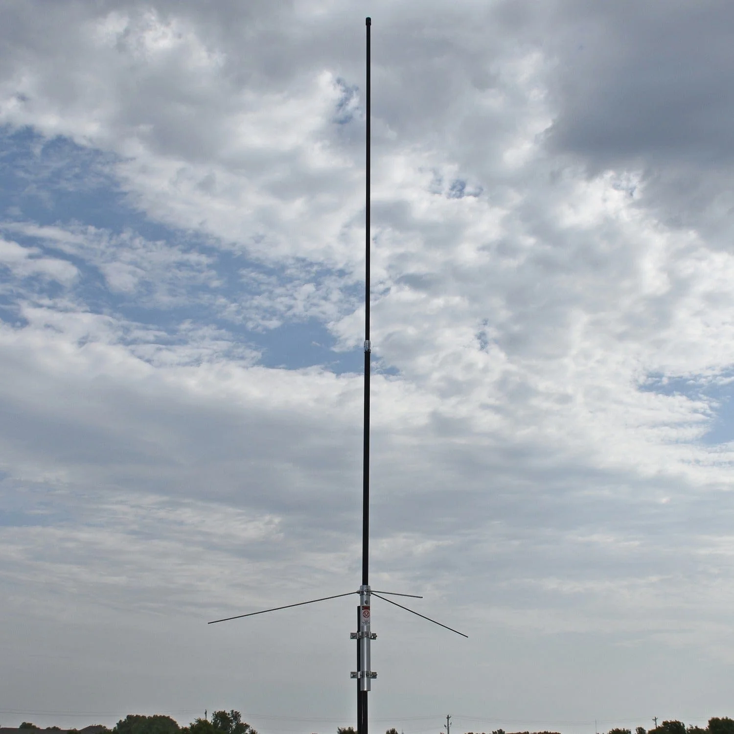 Tram 200-Watt Dual-Band 2-Section Fiberglass Base Antenna with 50-Ohm UHF SO-239 Connector, 8-Ft. 4-In. Tall, Black - Image 3