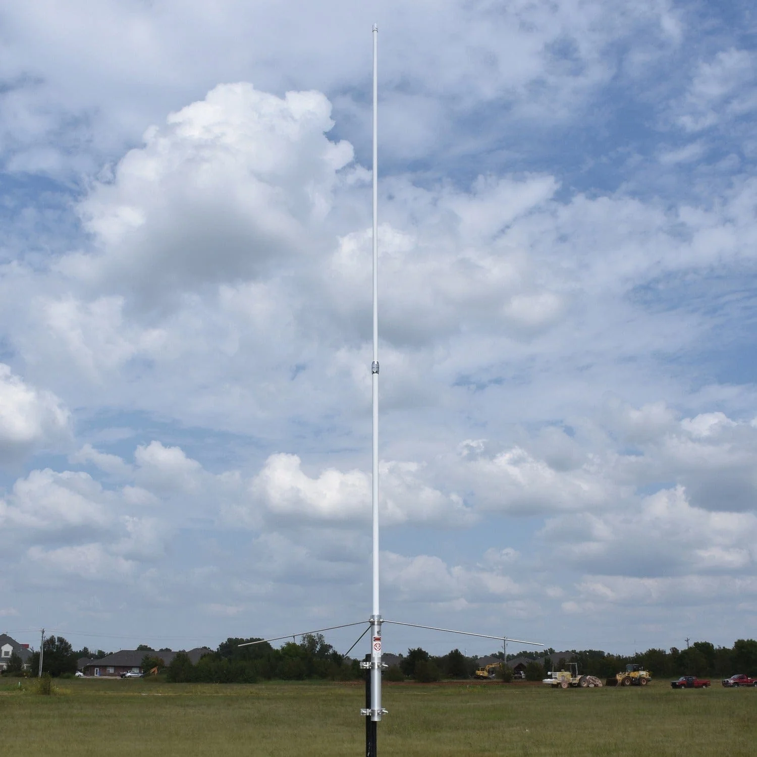 Tram 200-Watt Dual-Band 2-Section Fiberglass Base Antenna with 50-Ohm UHF SO-239 Connector, 8-Ft. 4-In. Tall, Silver - Image 3