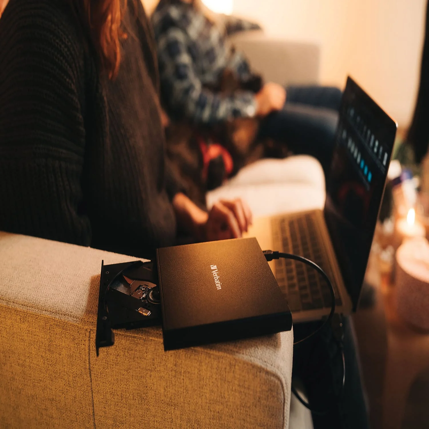 Verbatim External Slimline CD/DVD Writer, USB-A/USB-C - Image 5