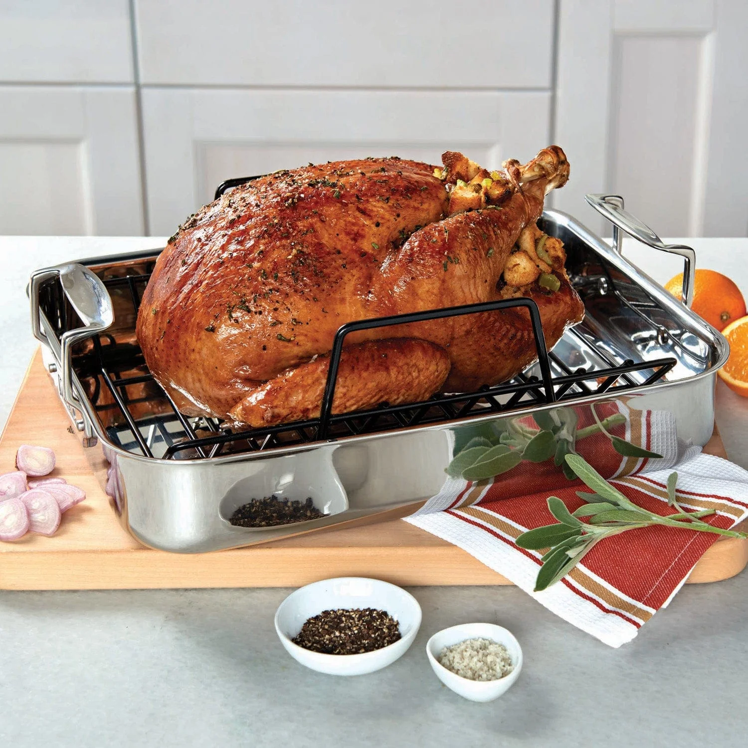 Viking 3-Ply Roasting Pan with Non-Stick Rack, 16" x 13" x 3", Mirror Finish - Image 4