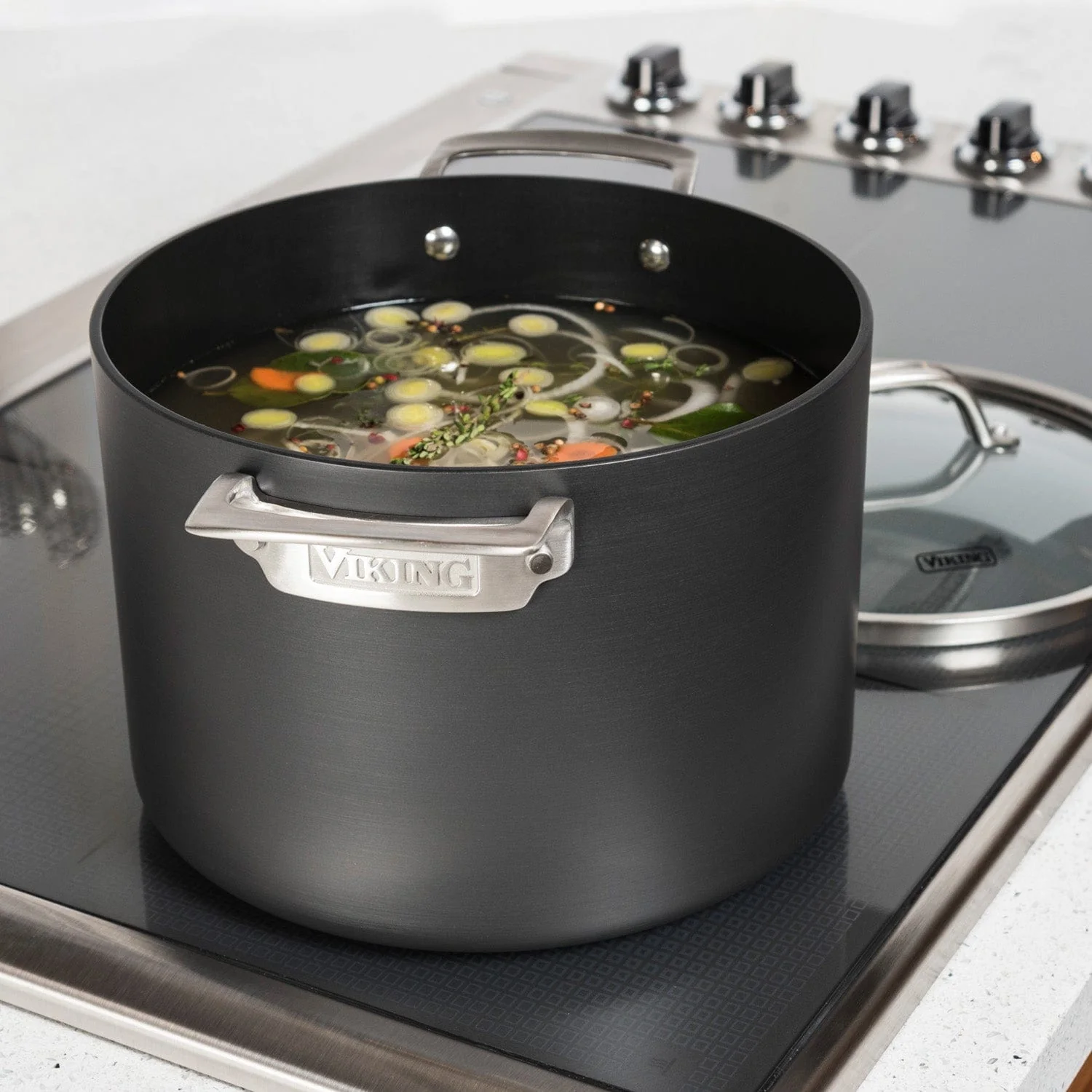Viking Hard Anodized Nonstick 8-qt Stock Pot - Image 3