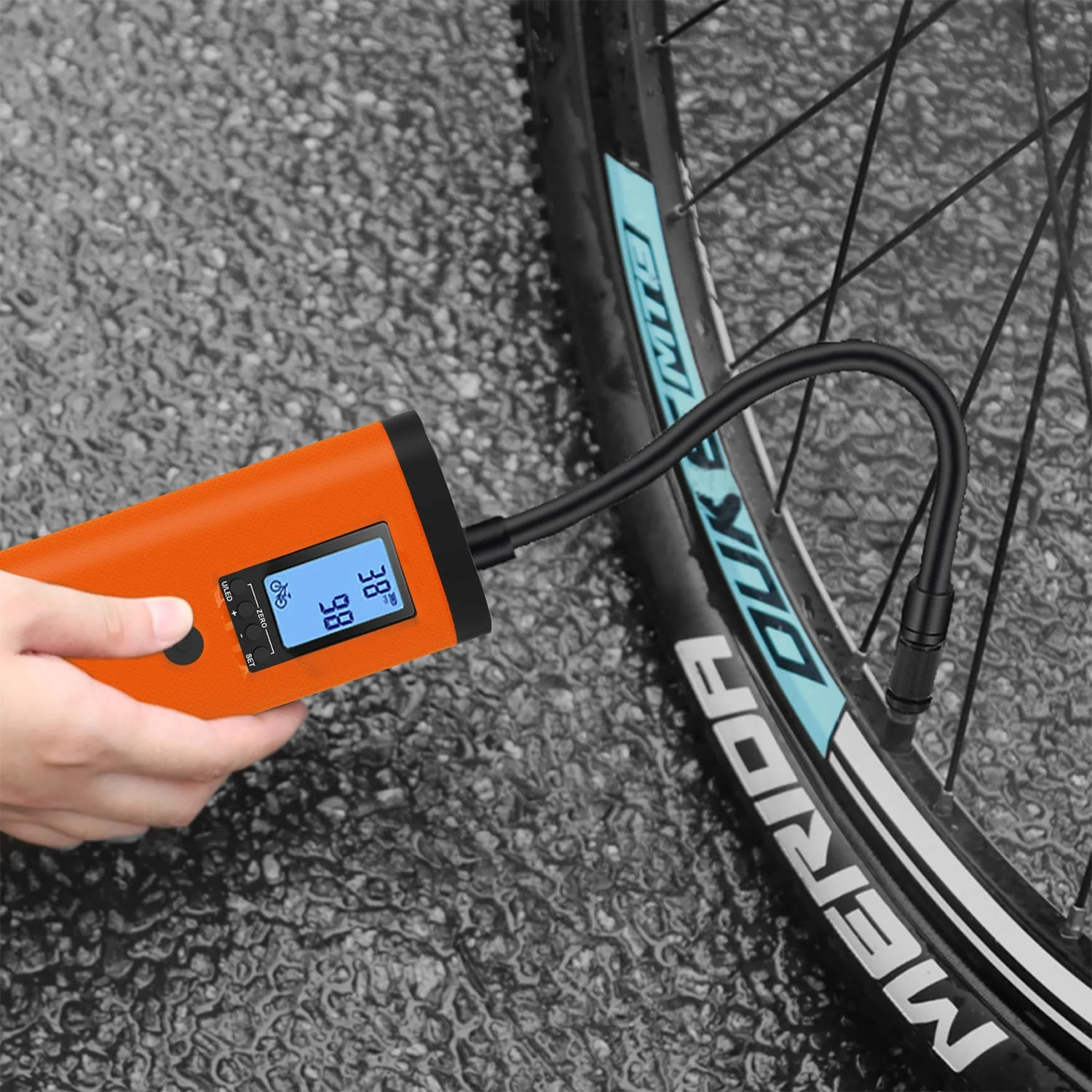 Z-Edge ZA103 Combo 150-PSI Portable Air Inflator and 2000-mAh Power Bank with Digital Display and Carrying Pouch, Orange - Image 2