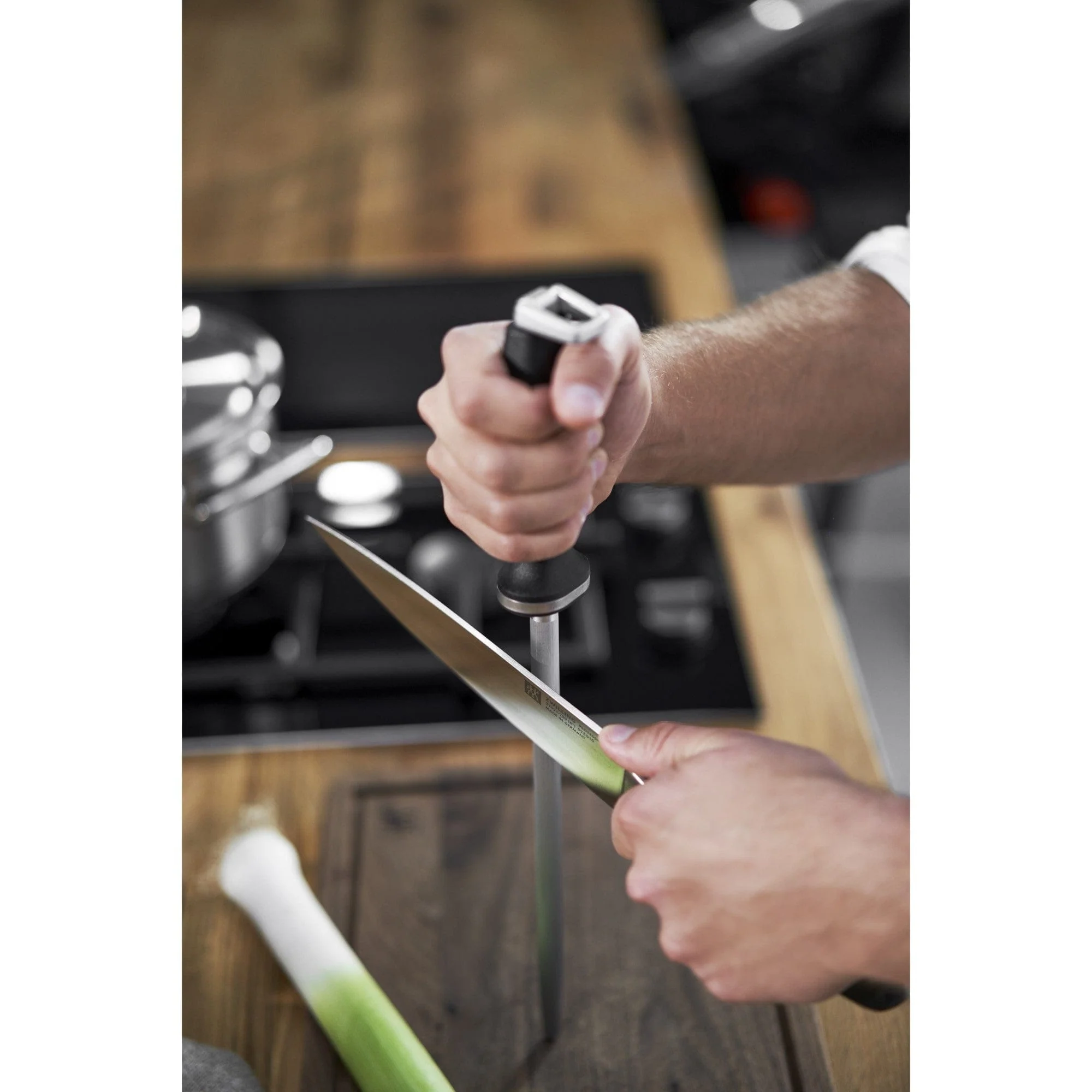 Zwilling 10-inch Sharpening Steel - Image 4